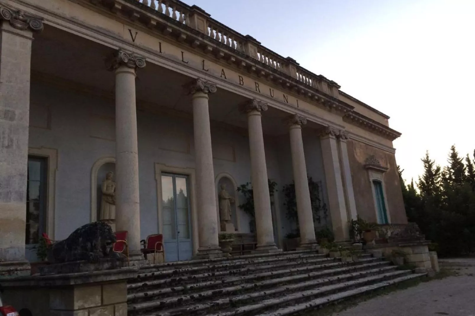 Villa Bruni-Exterior summer