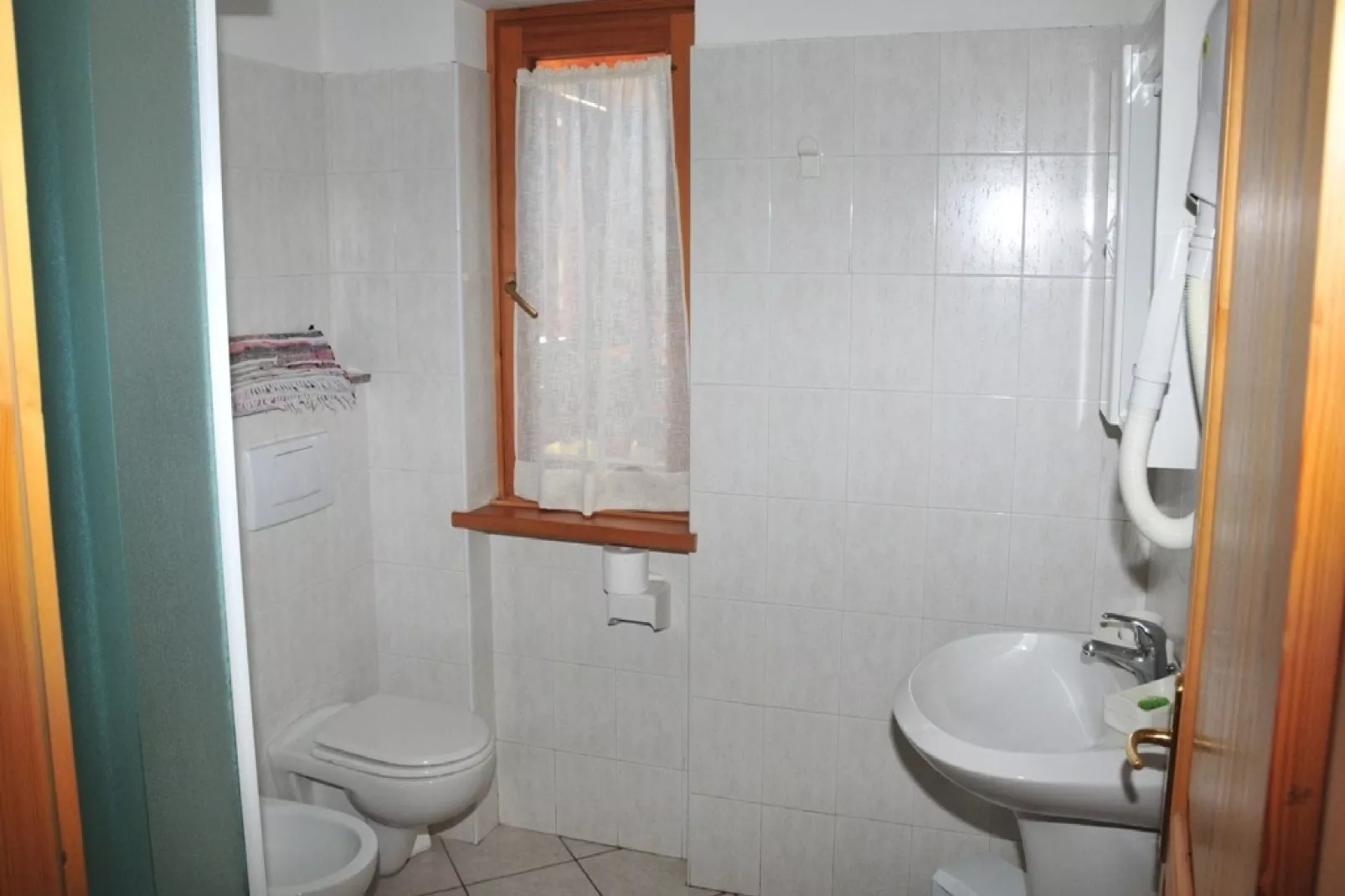 GrBe Trilo-Bathroom
