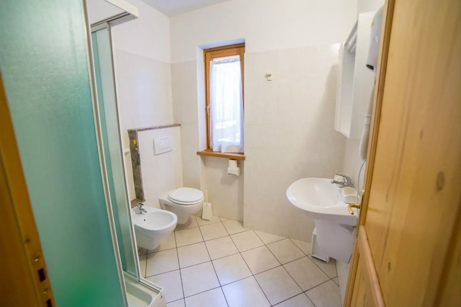 GrBe Trilo-Bathroom