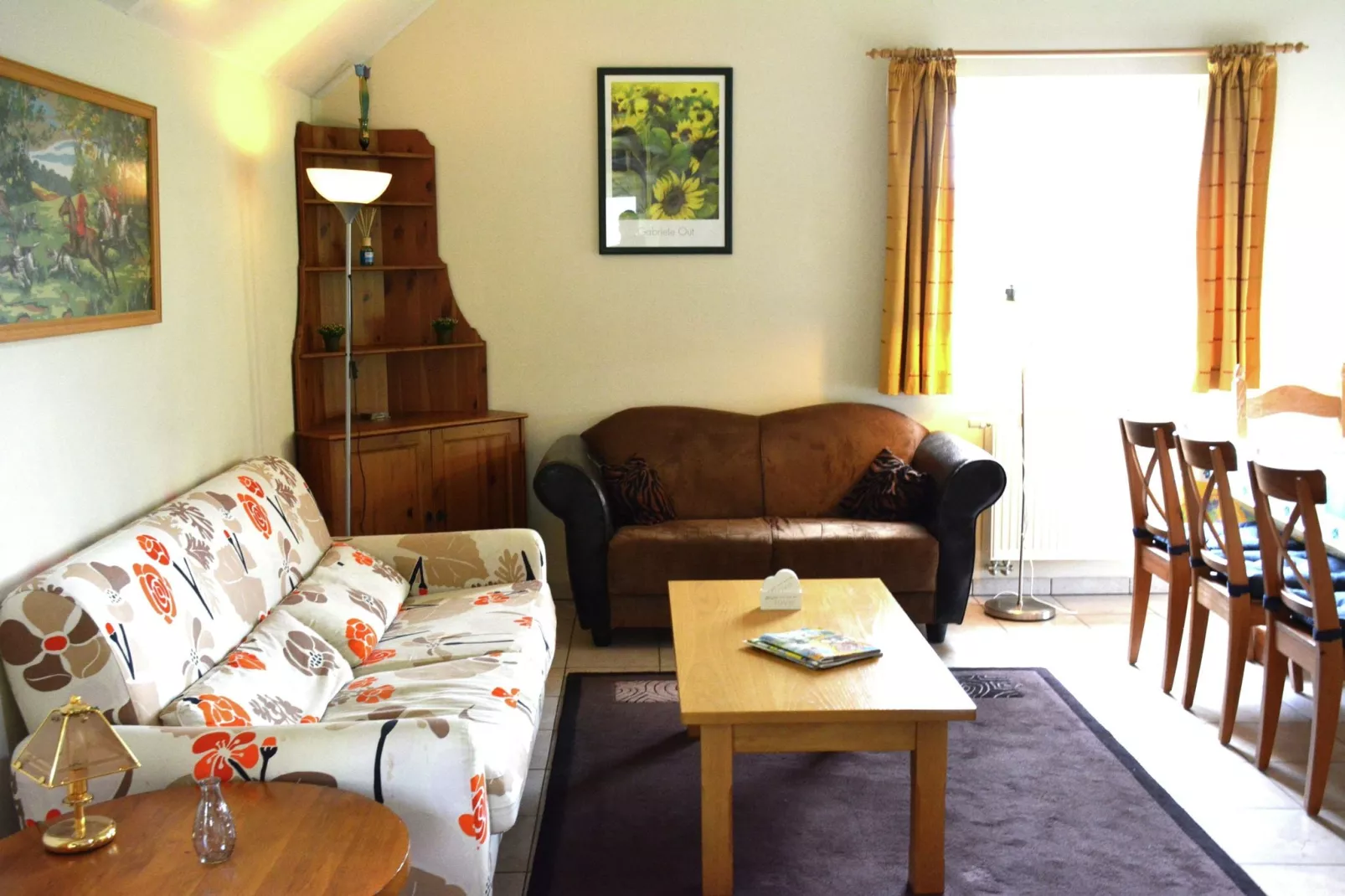 Yameta Up-Living room