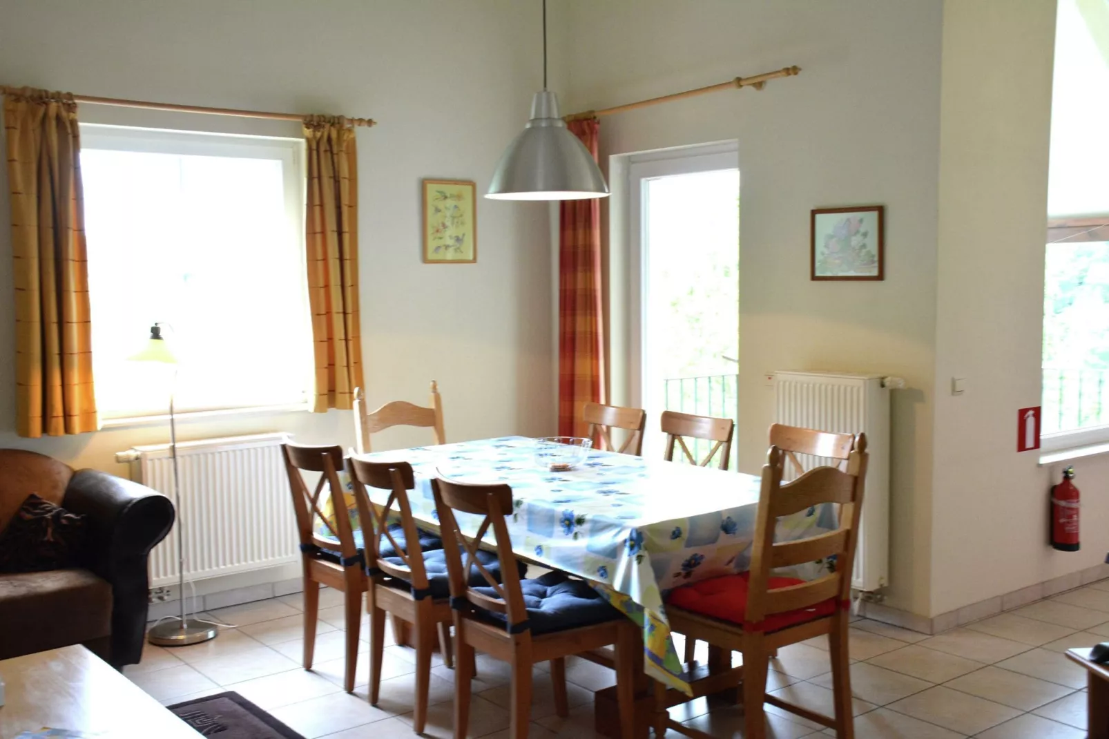 Yameta Up-Dining room
