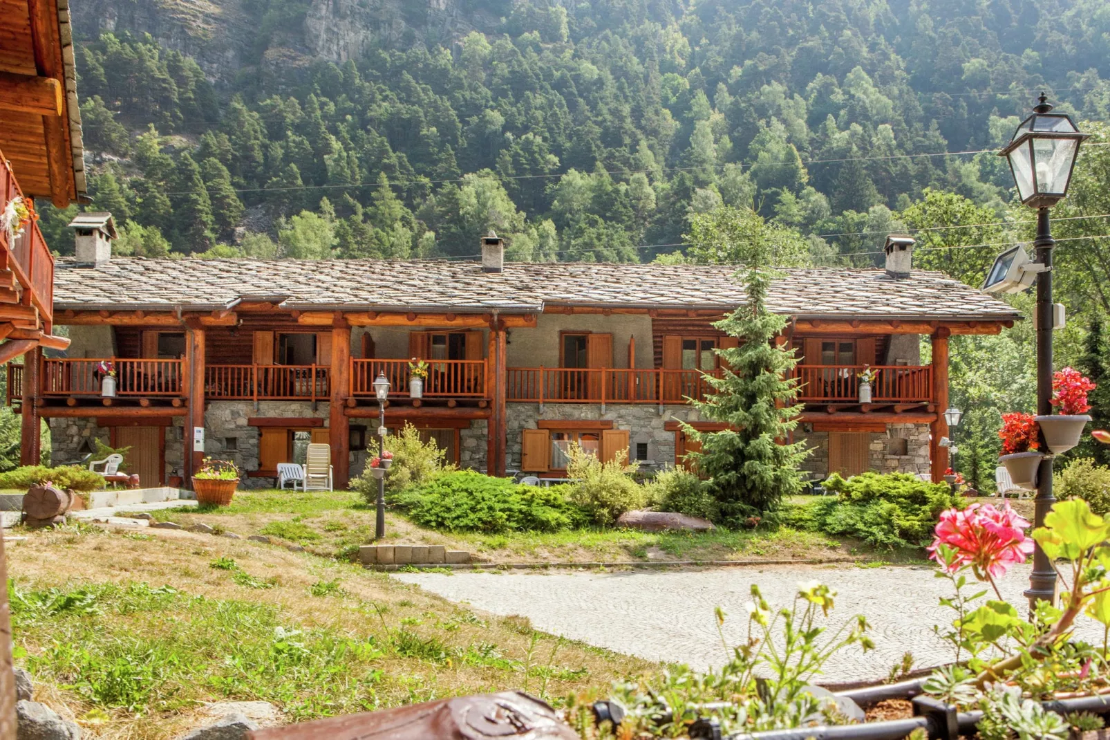 GrBe Trilo-Exterior summer