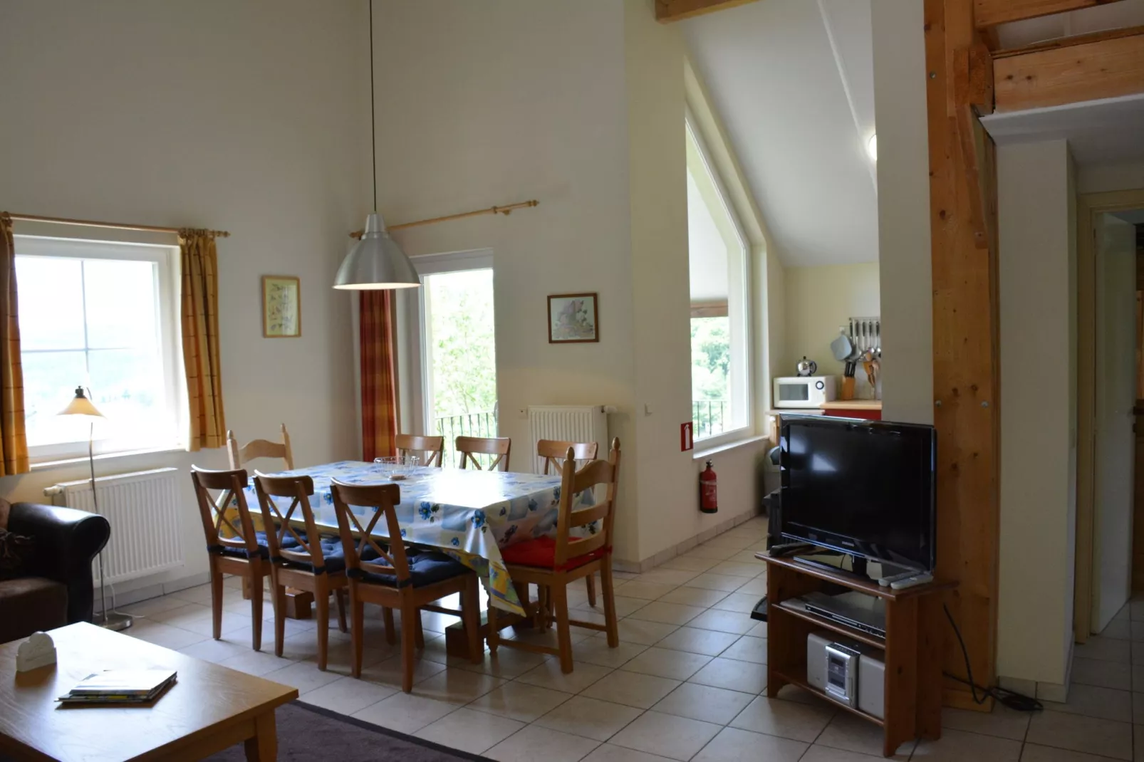 Yameta Up-Dining room