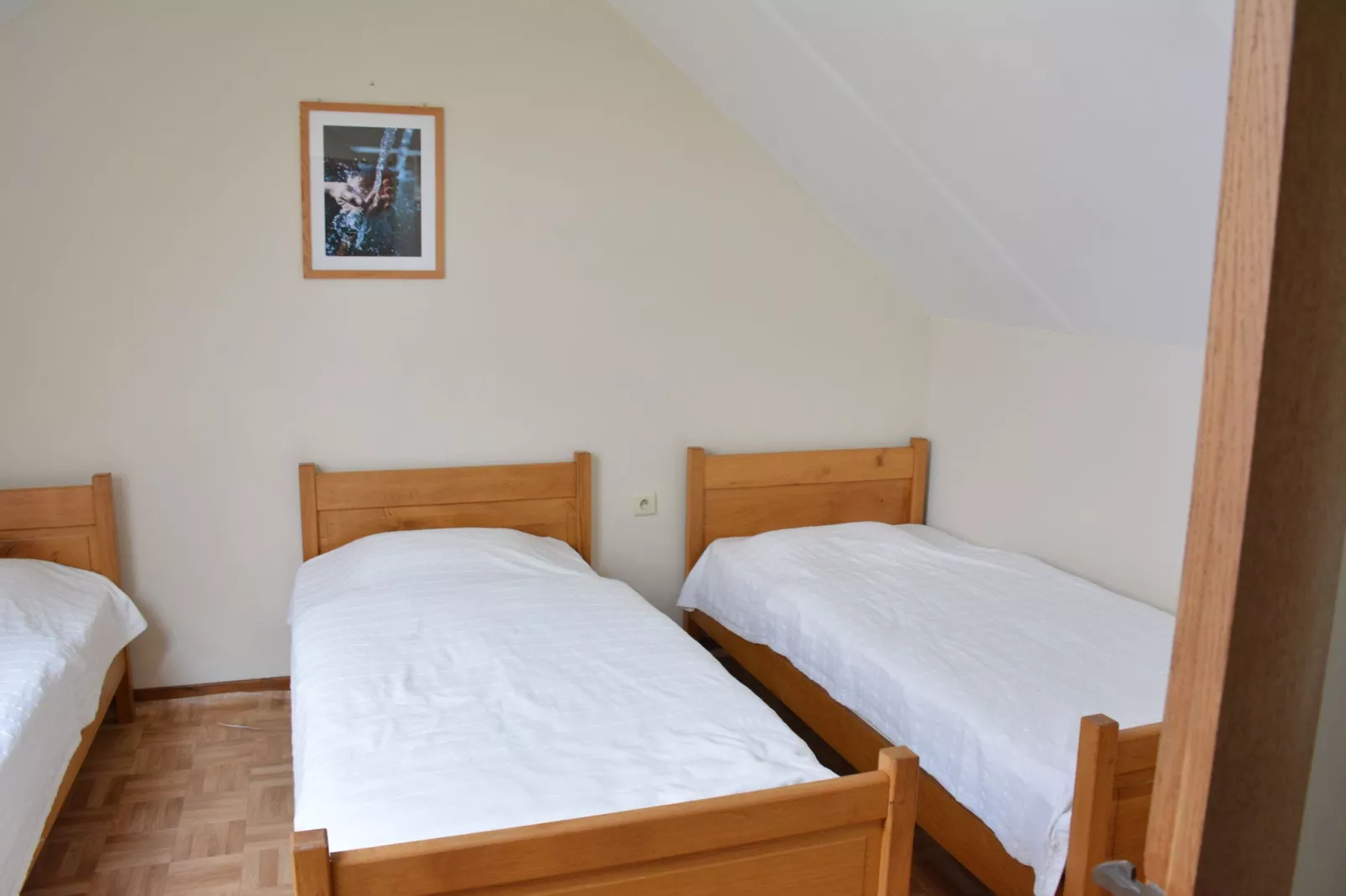 Yameta Up-Bedroom