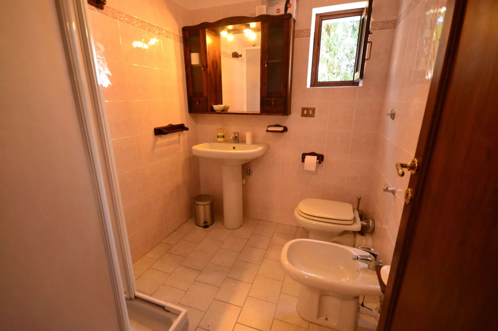 Villa dei Tarocchi-Bathroom