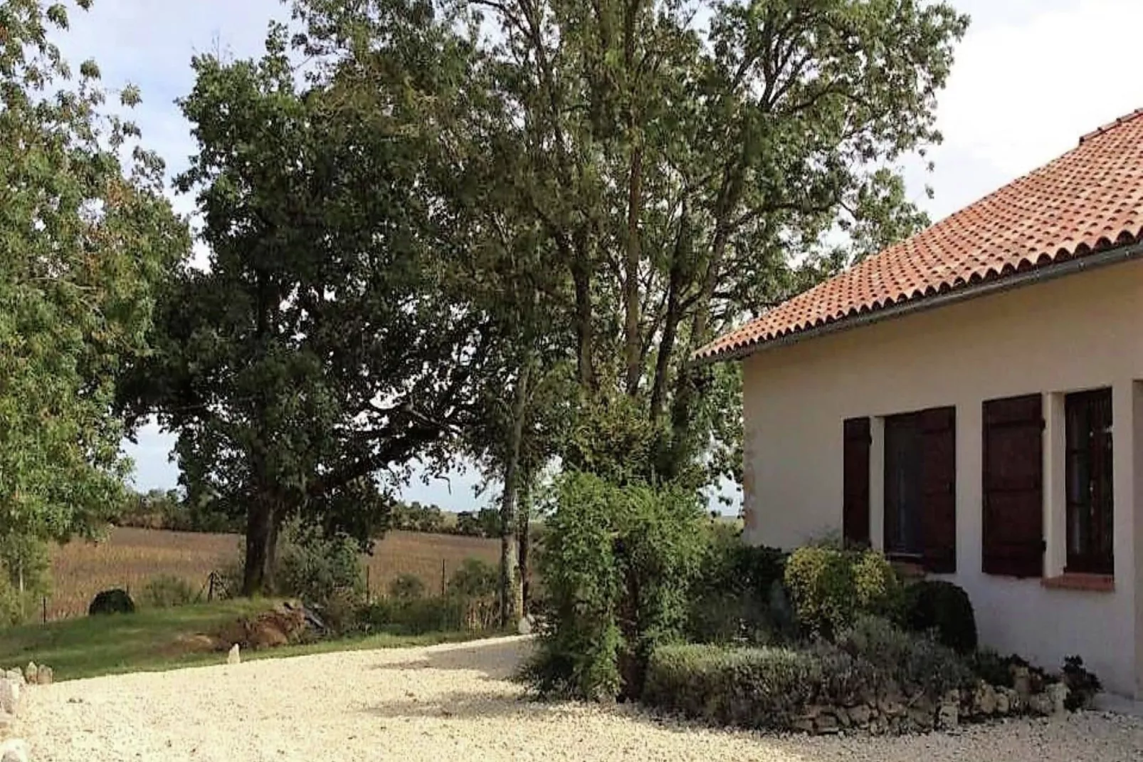 Maison Joie de Vivre-Exterior summer