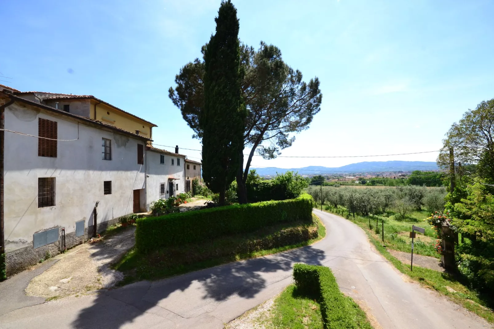 Villa dei Tarocchi-Areas summer 1km