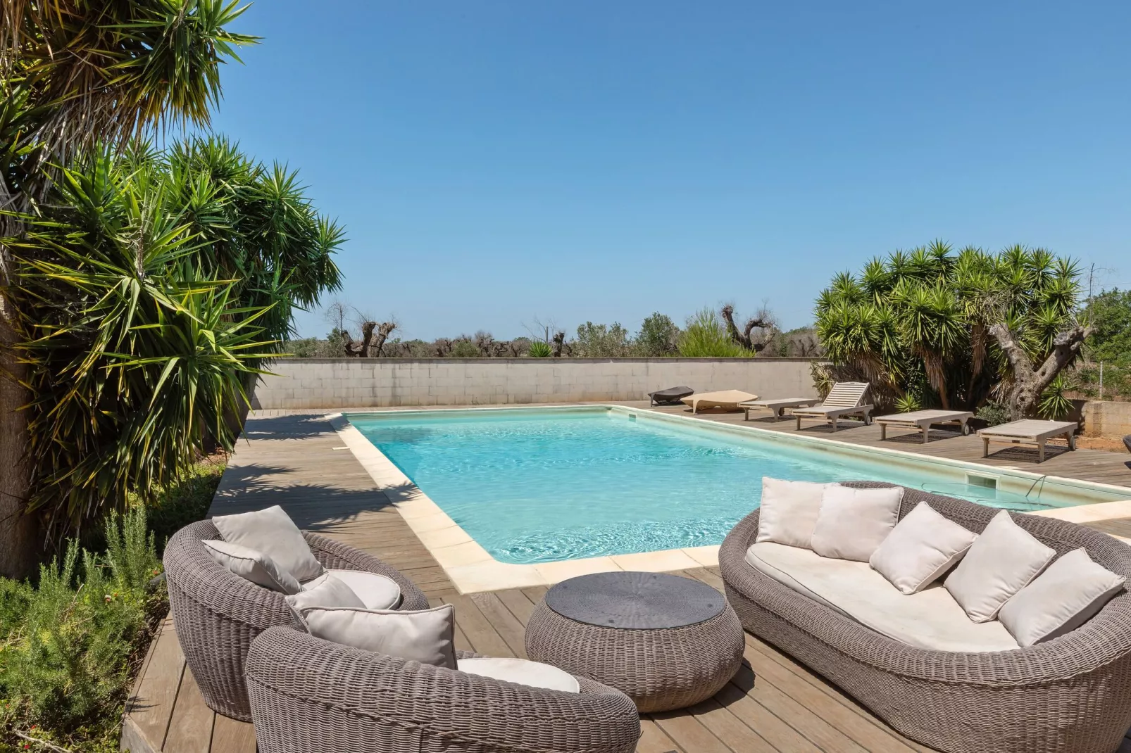 Pool Villa Torre San Giovanni