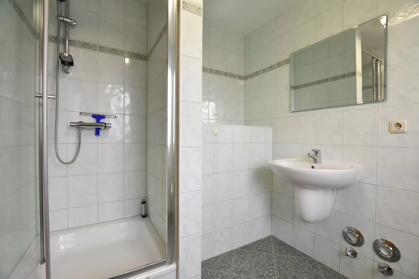 Ferienwohnung Fred strandnah in Rerik-Bathroom