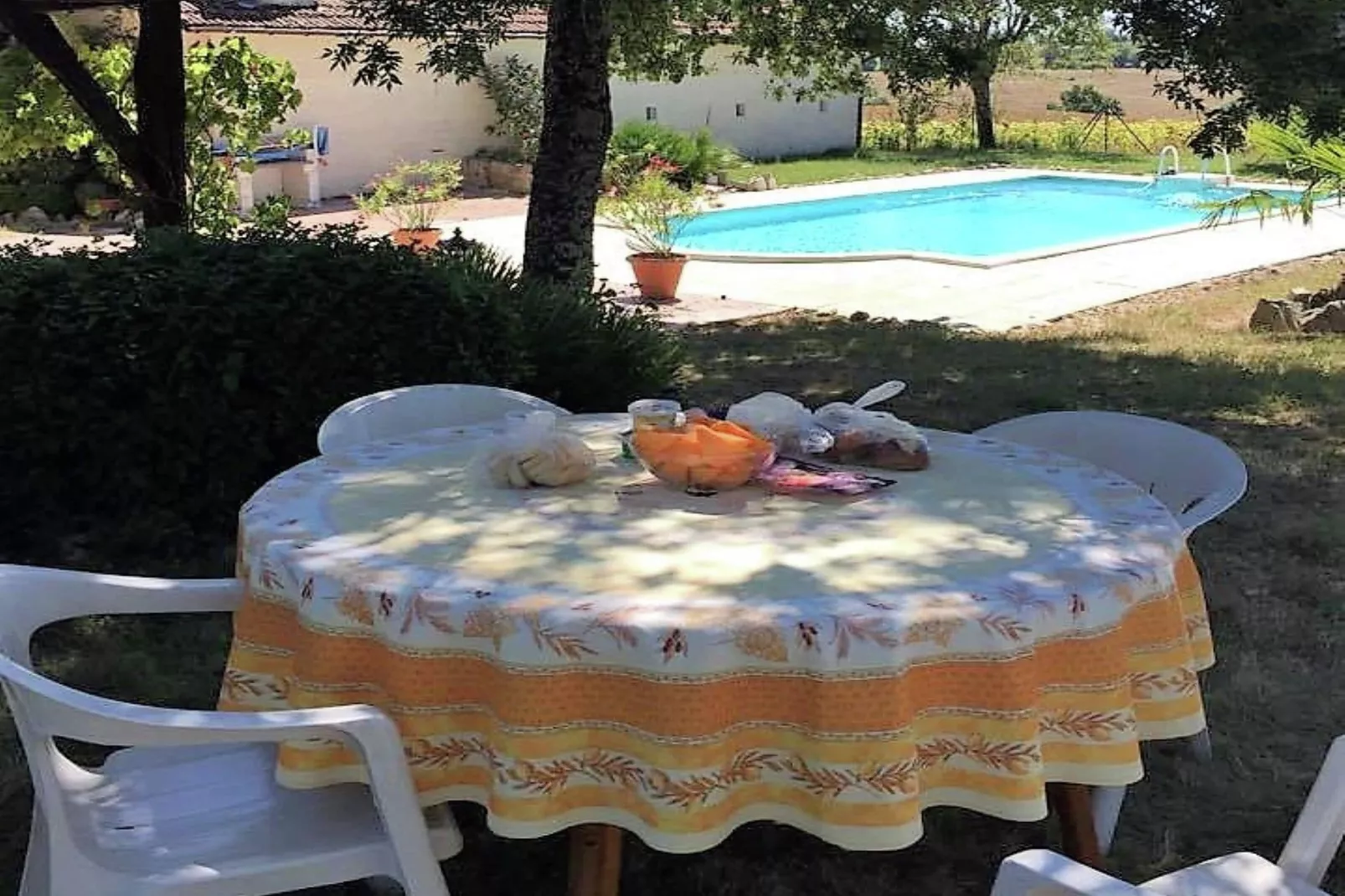 Maison Joie de Vivre-Gardens summer