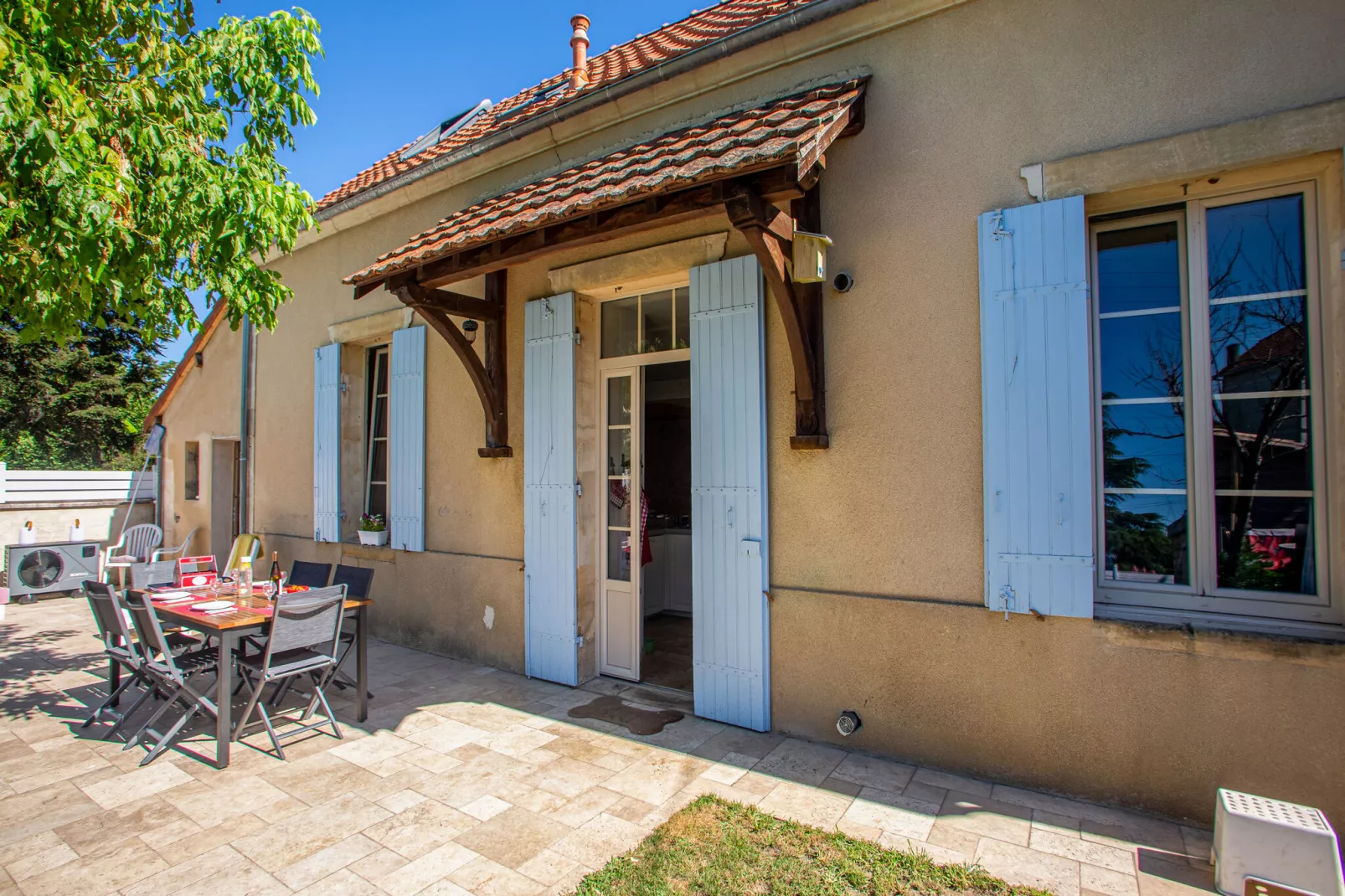 Maison Pool-Exterior summer