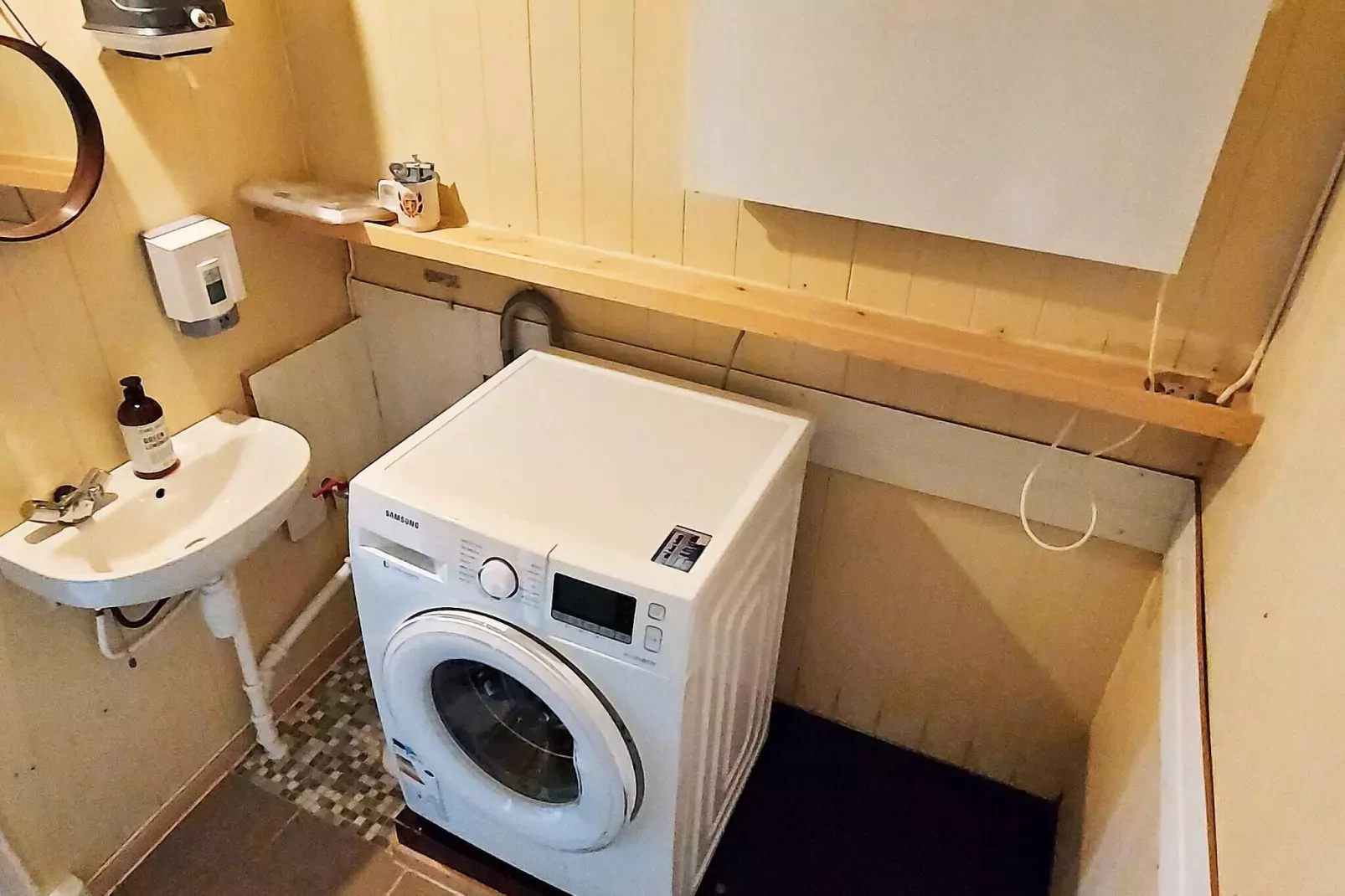 9 person holiday home in KORTGARDEN-Indoor