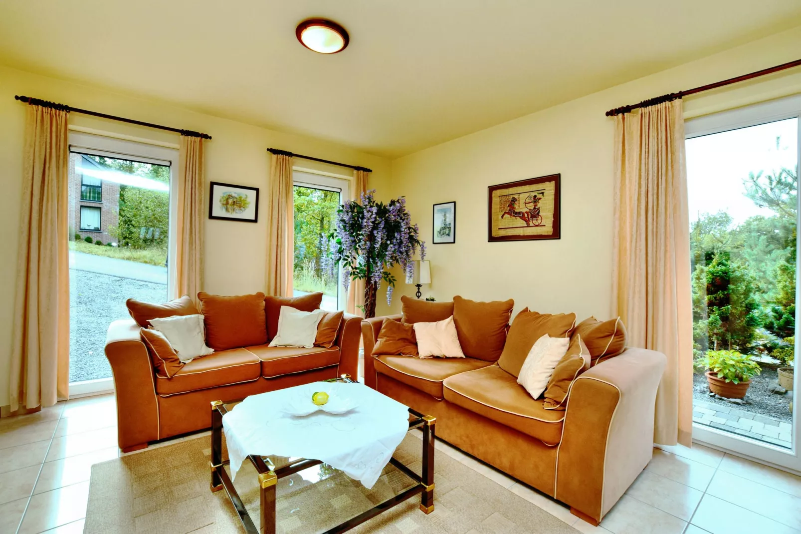 L'Orchidée-Living room