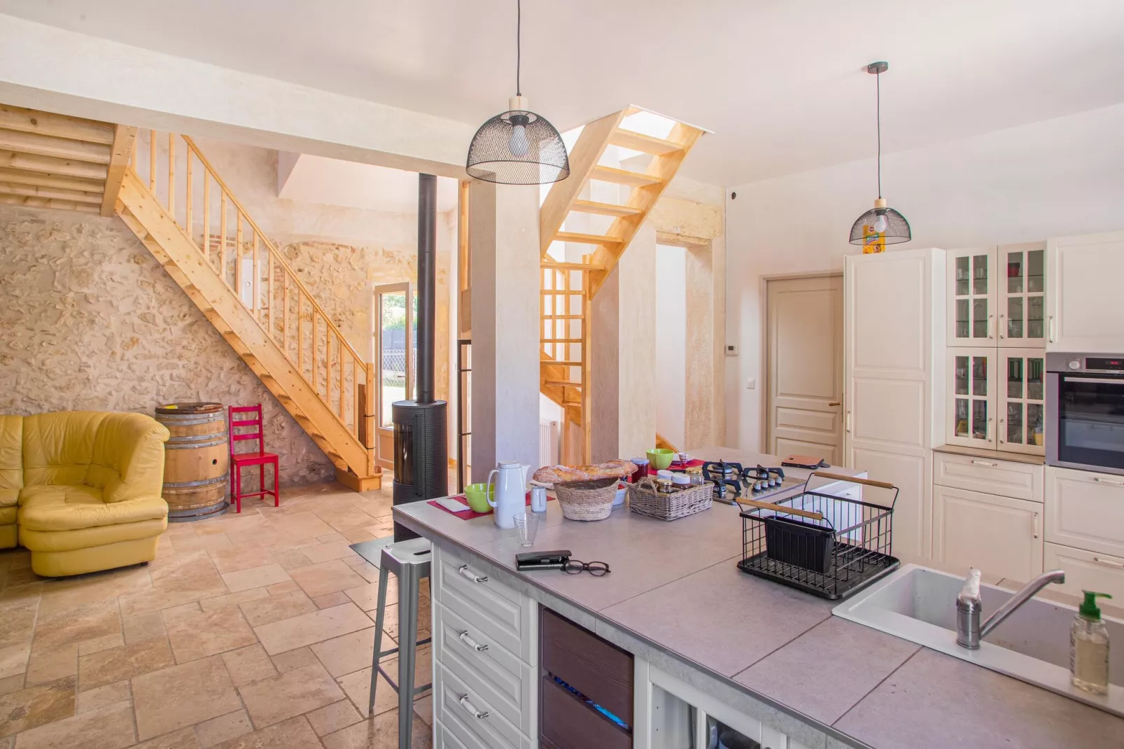 Maison Pool-Kitchen