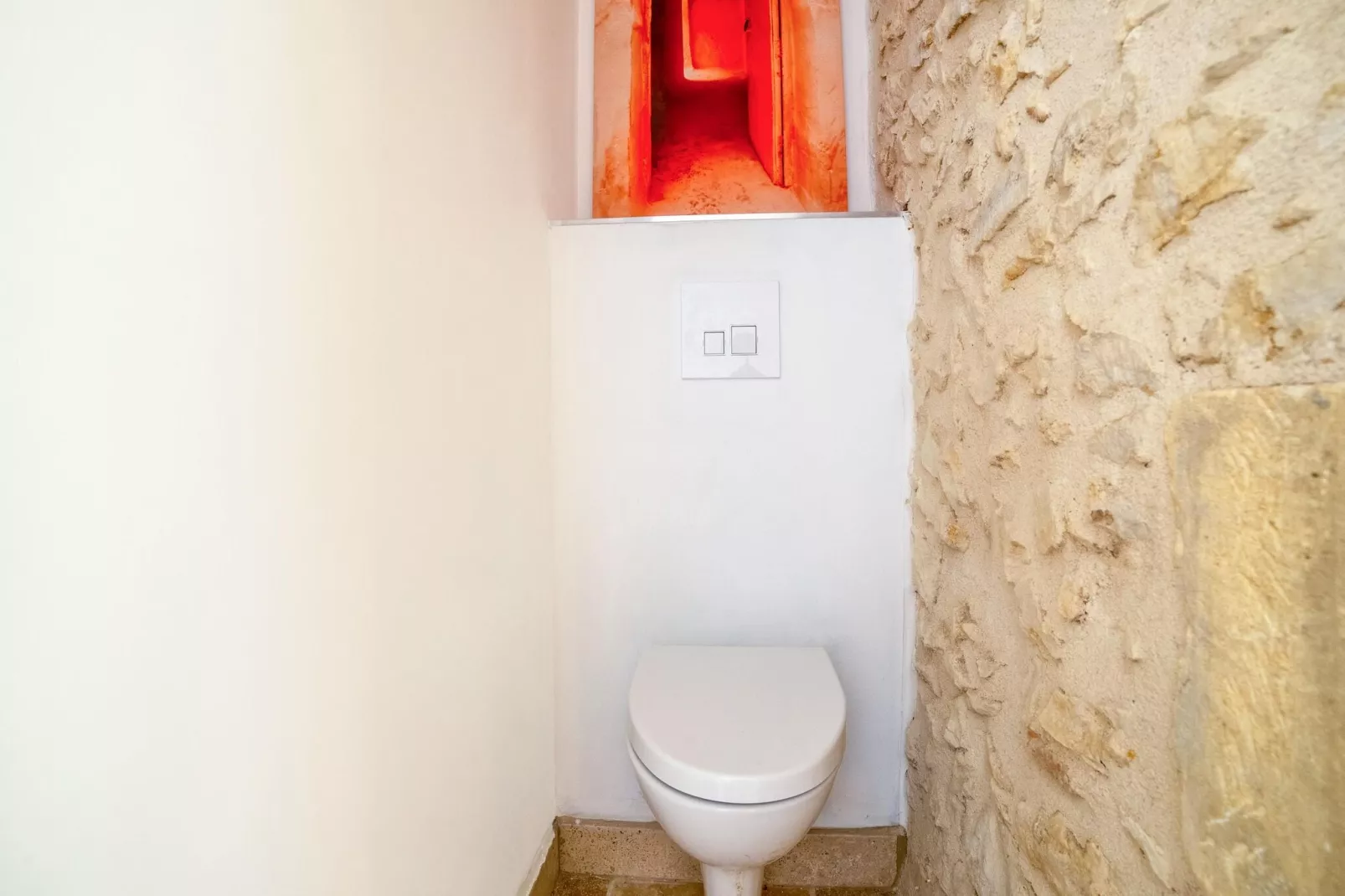 Maison Pool-Bathroom