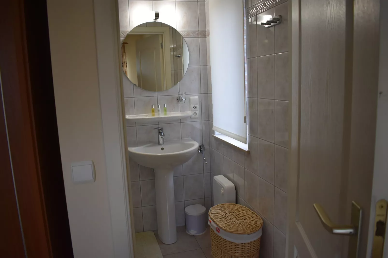L'Orchidée-Bathroom