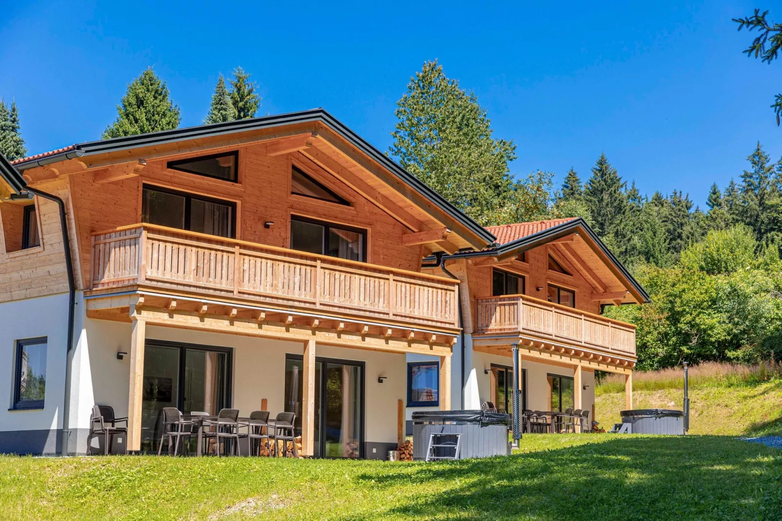 Chalet Modern-Außenbereich Sommer