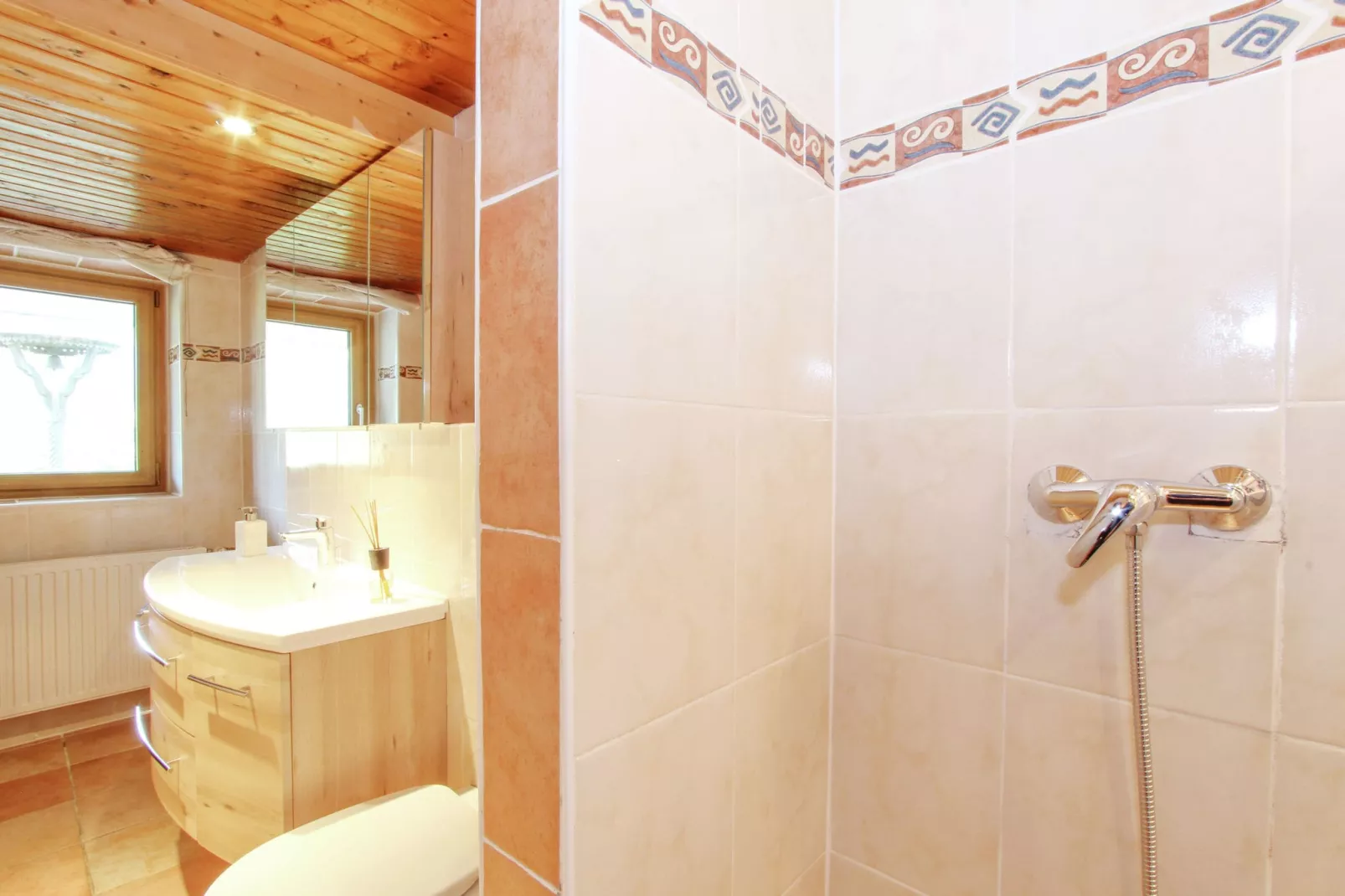 Chalet Niederndorferberg-Bathroom