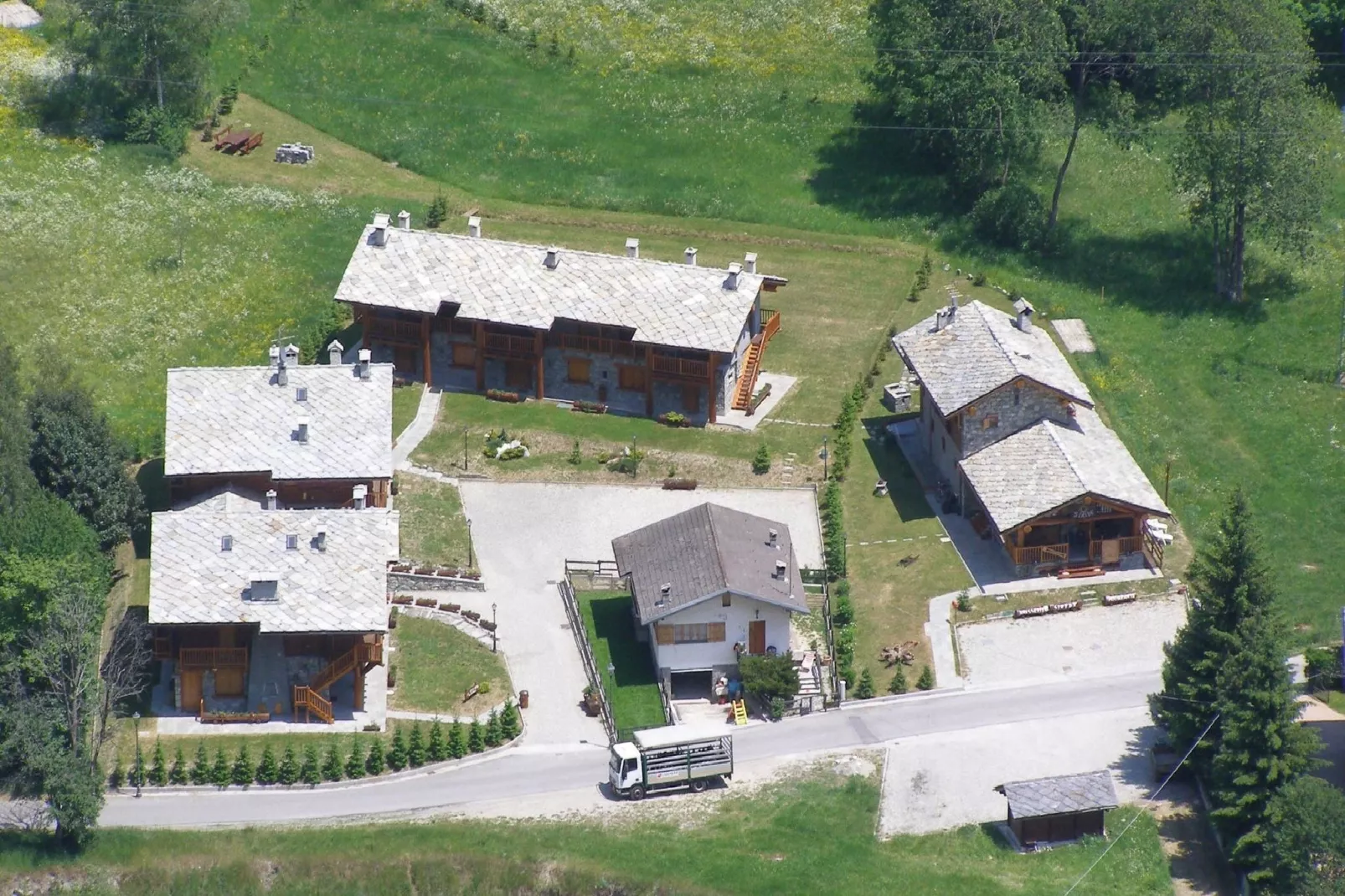 GrBe Penta-Exterior summer