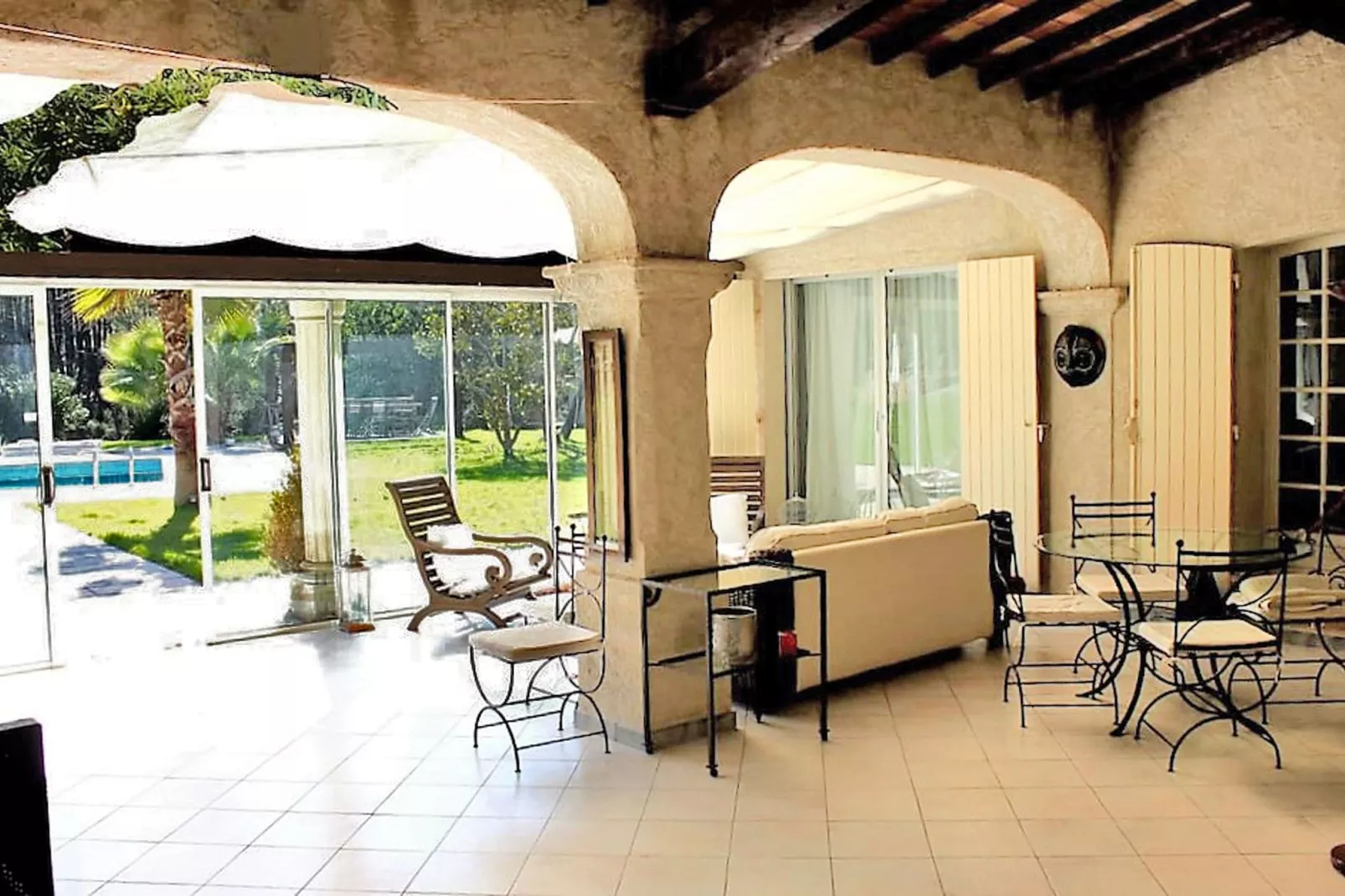 Villa Le Muy-Terrace balcony