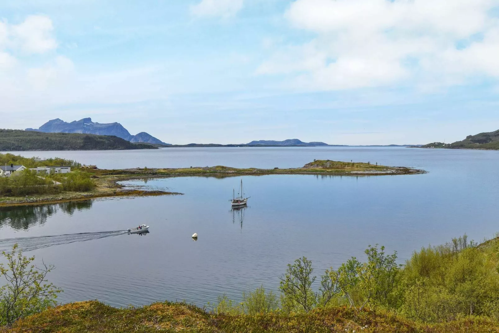 HUS 67508-Water view