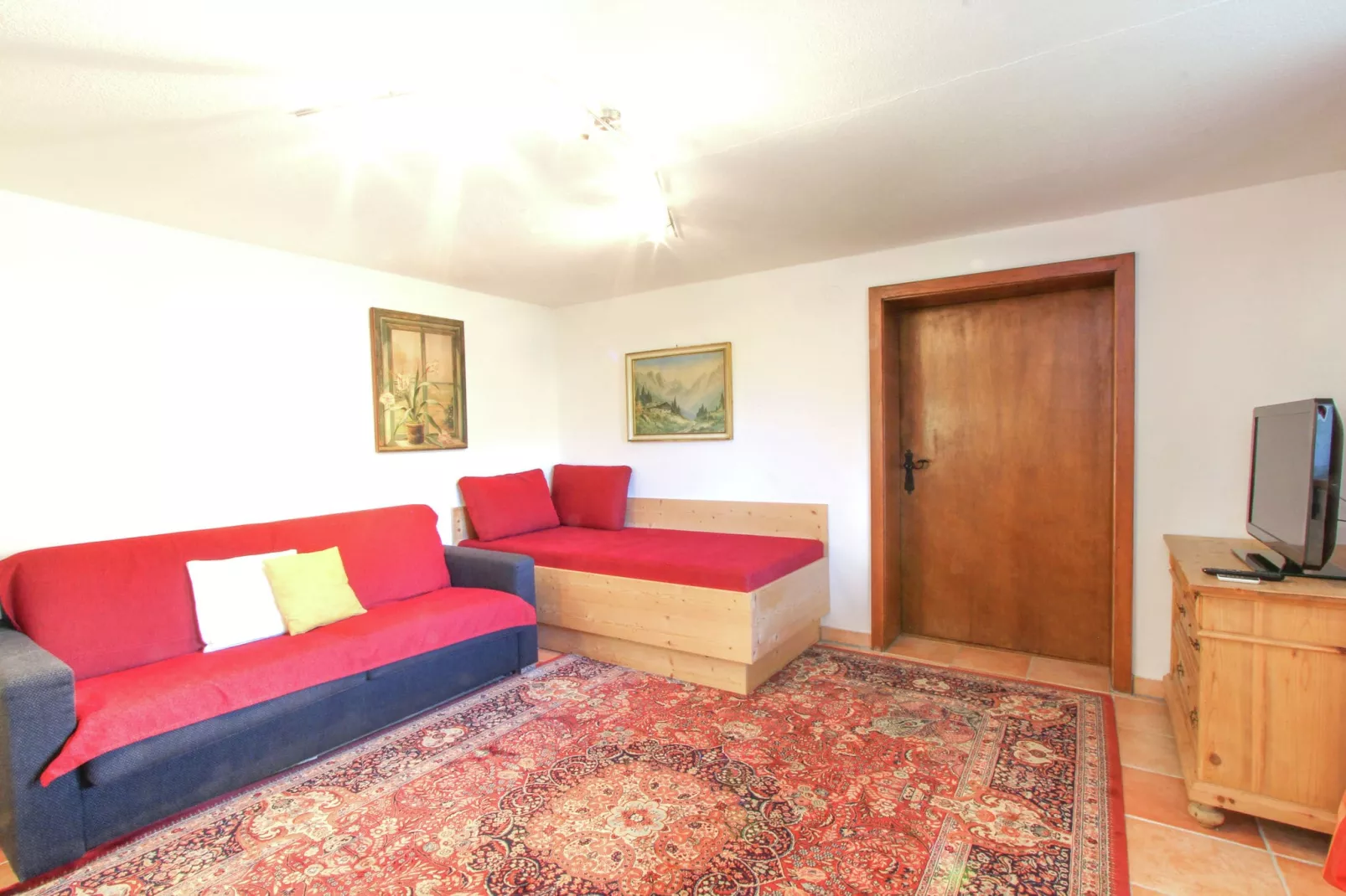 Chalet Niederndorferberg 1-Living room