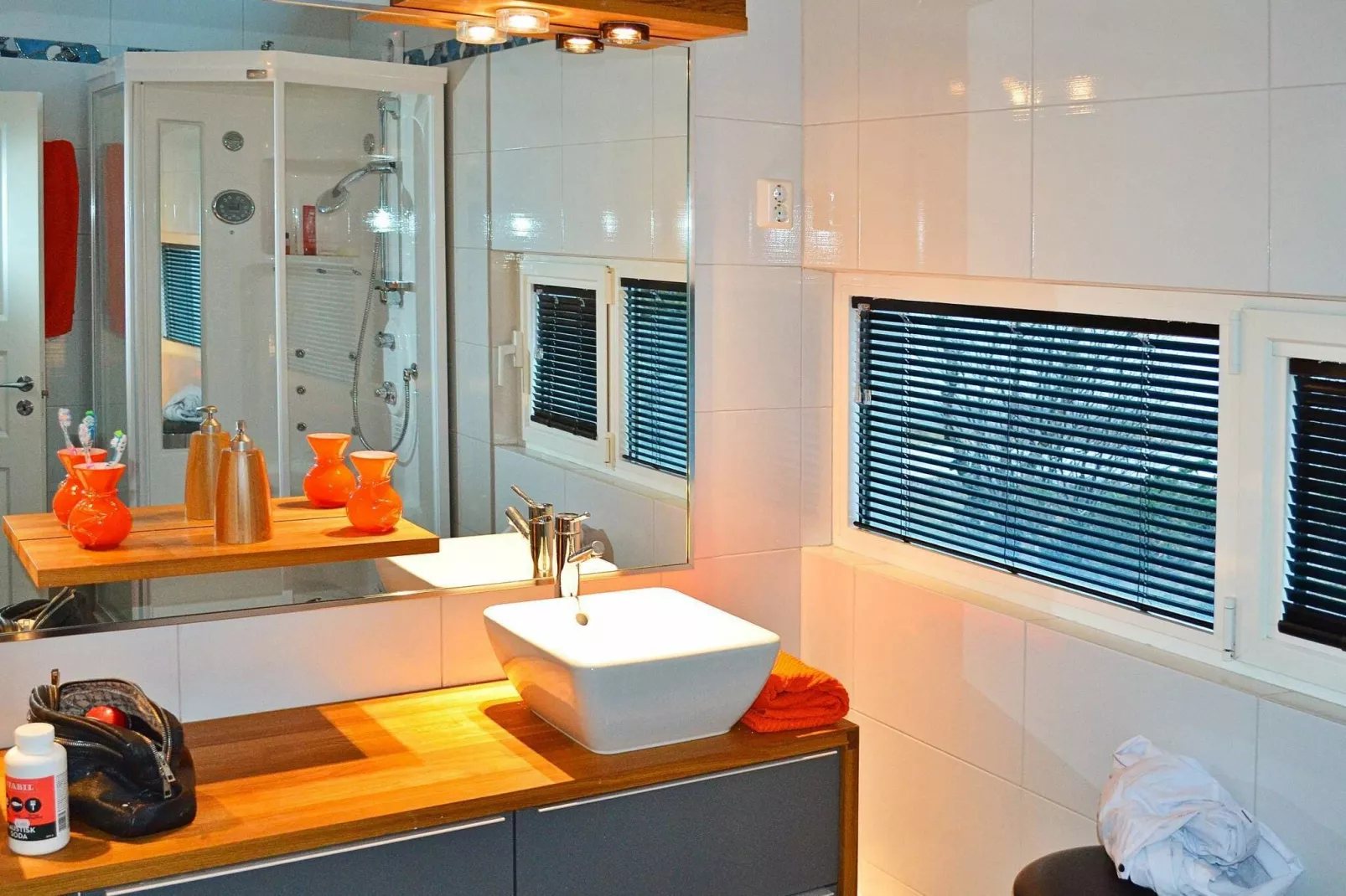 HUS 67508-Indoor
