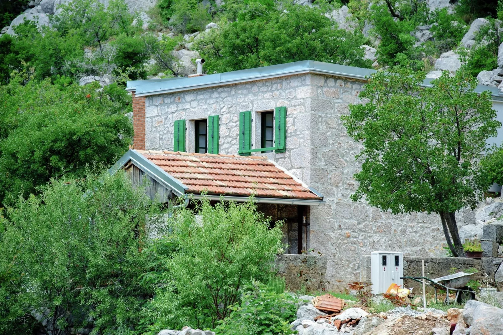 Stone house Dobroselo-Exterior summer