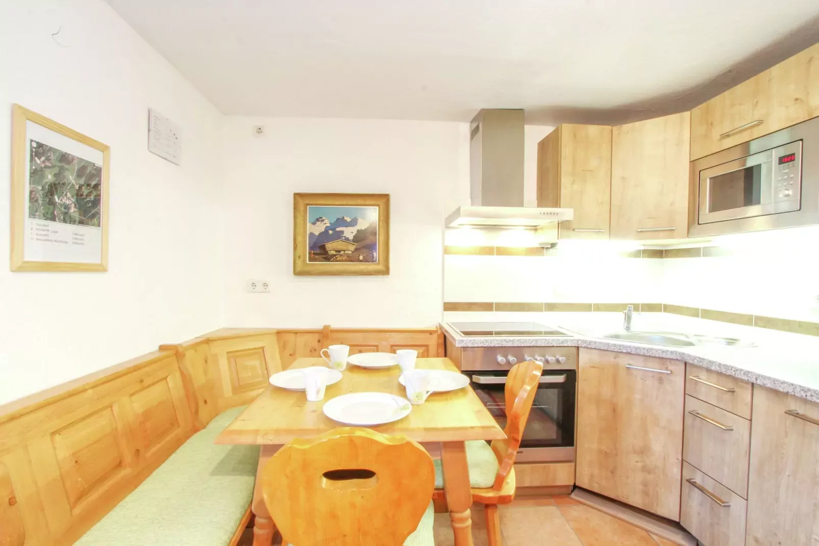 Chalet Niederndorferberg 1-Dining room