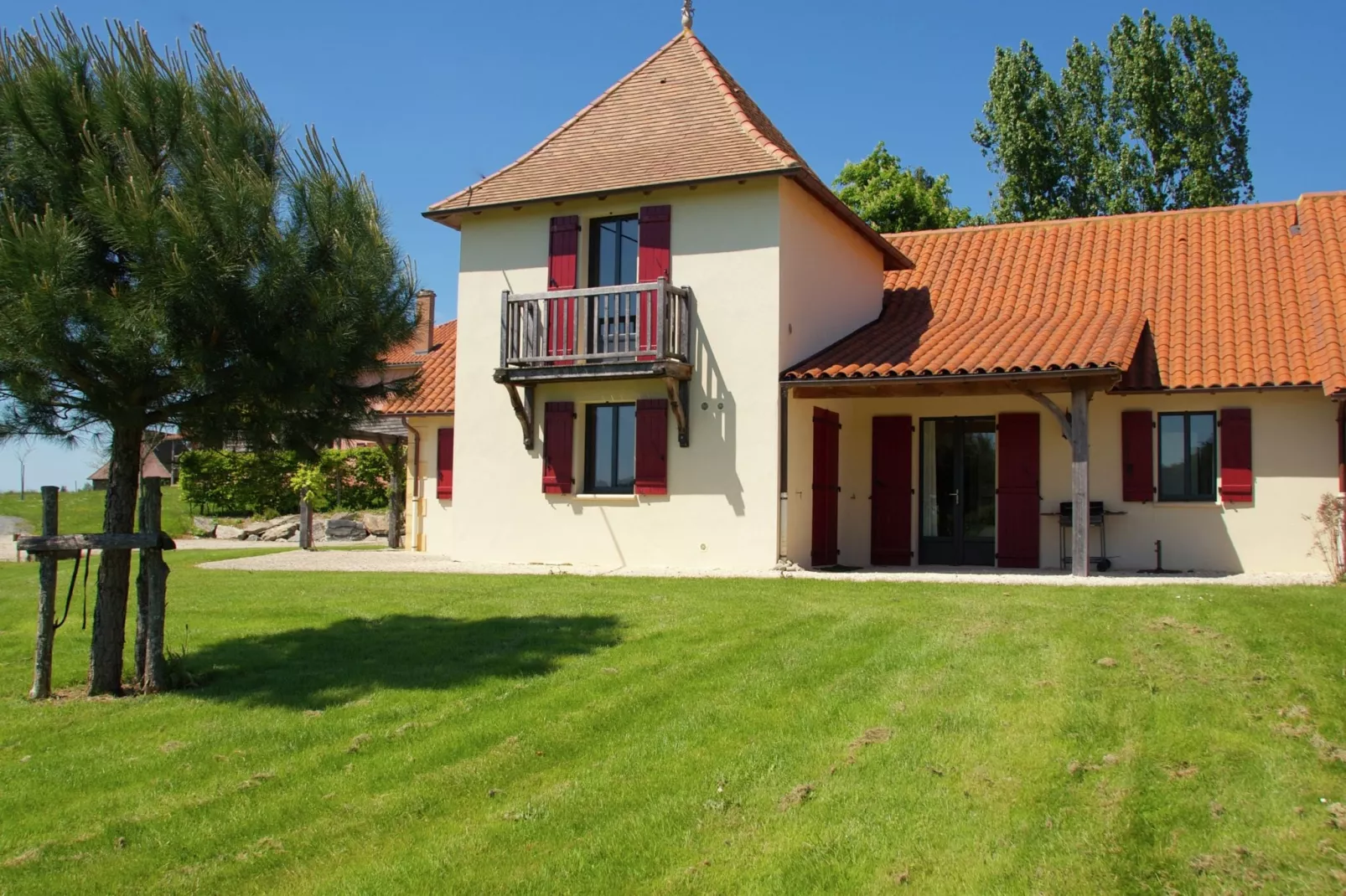 La Petite Tour-Gardens summer