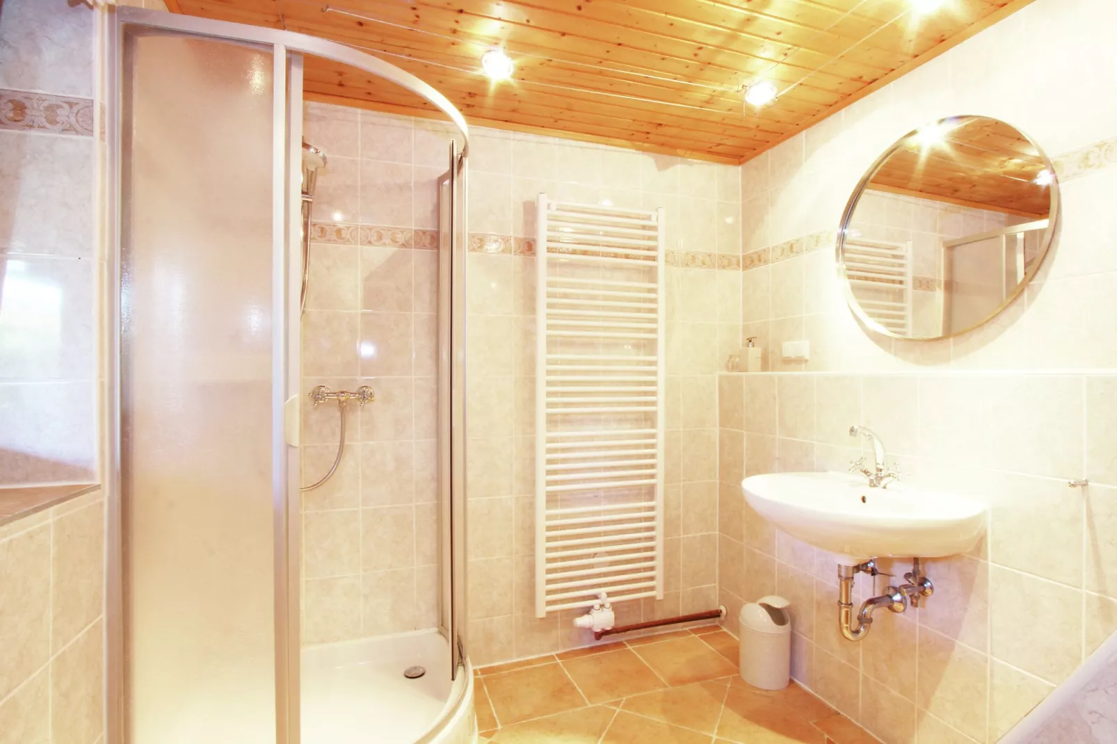 Chalet Niederndorferberg 1-Bathroom