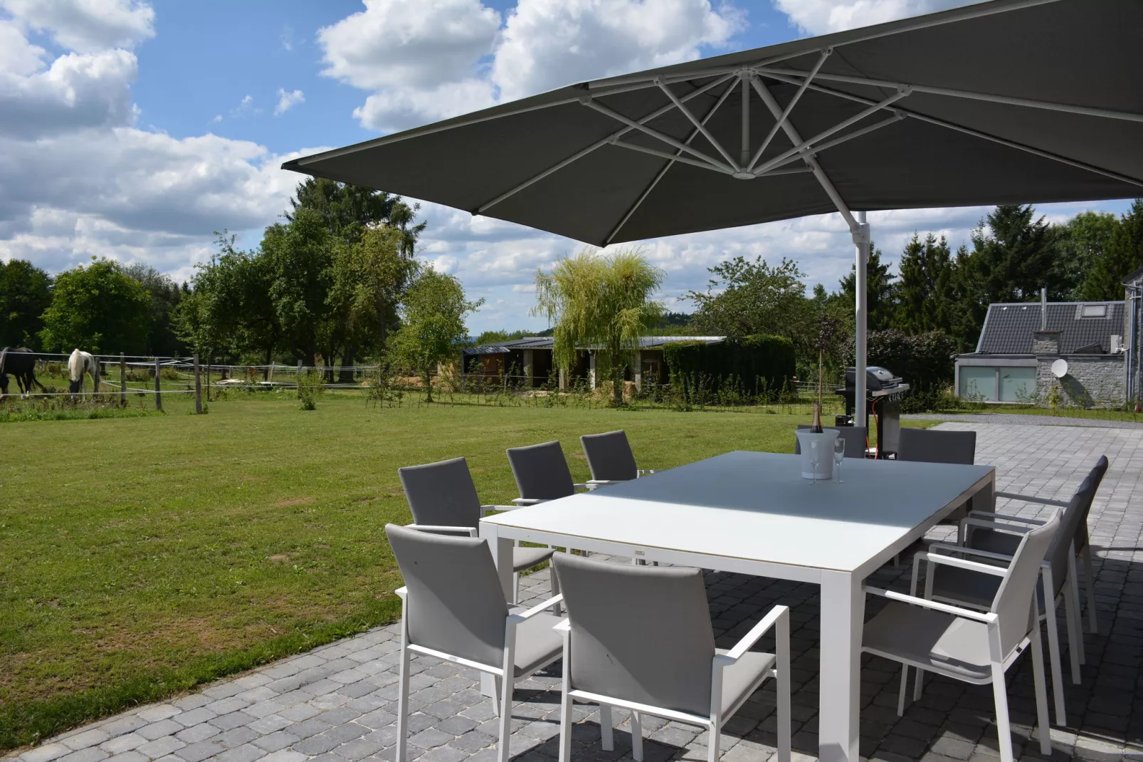 Sous le Charme d'Epona-Terrace balcony