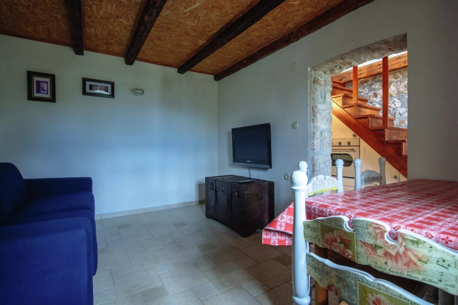 Stone house Dobroselo-Living room