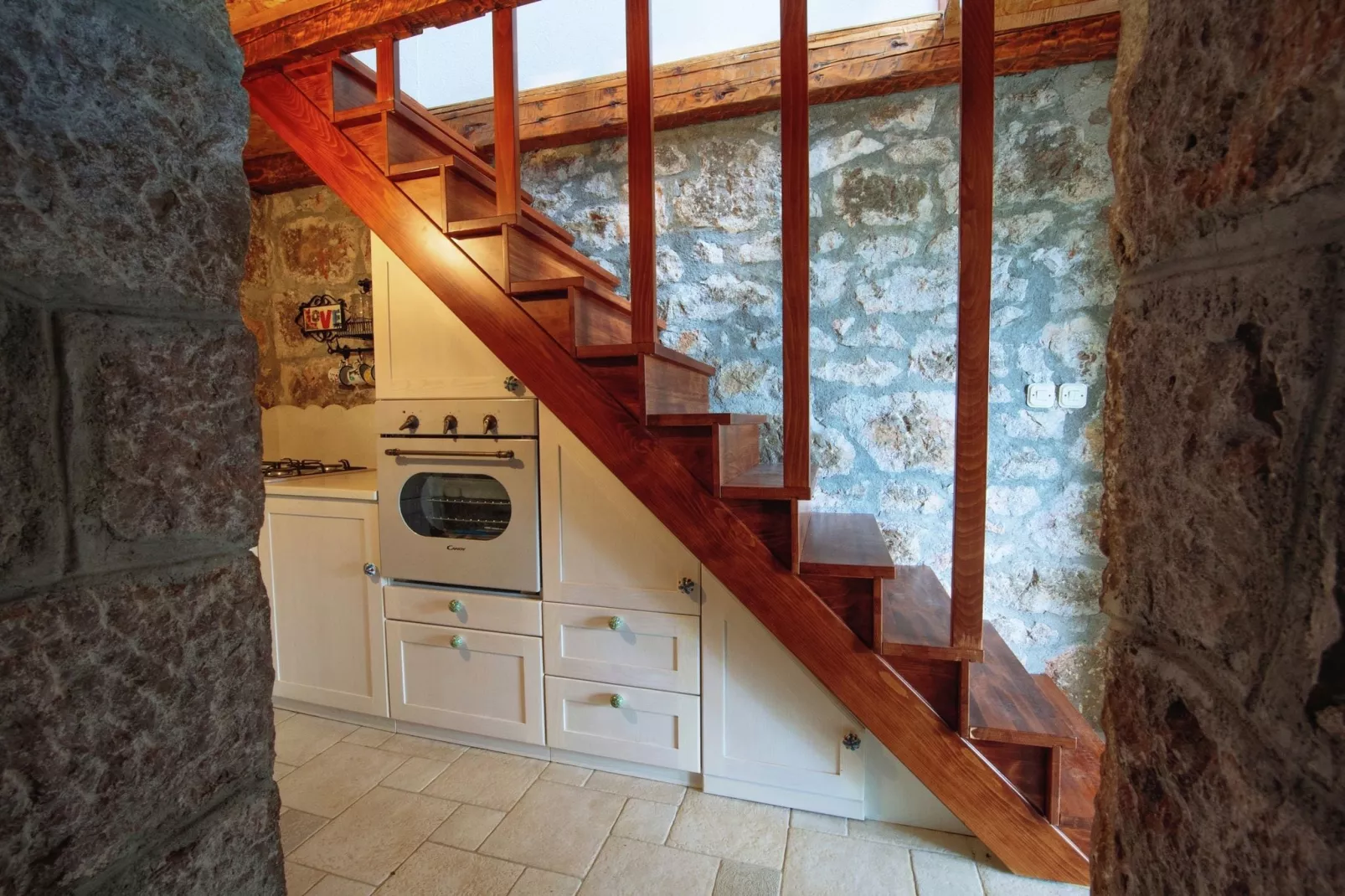 Stone house Dobroselo-Landing
