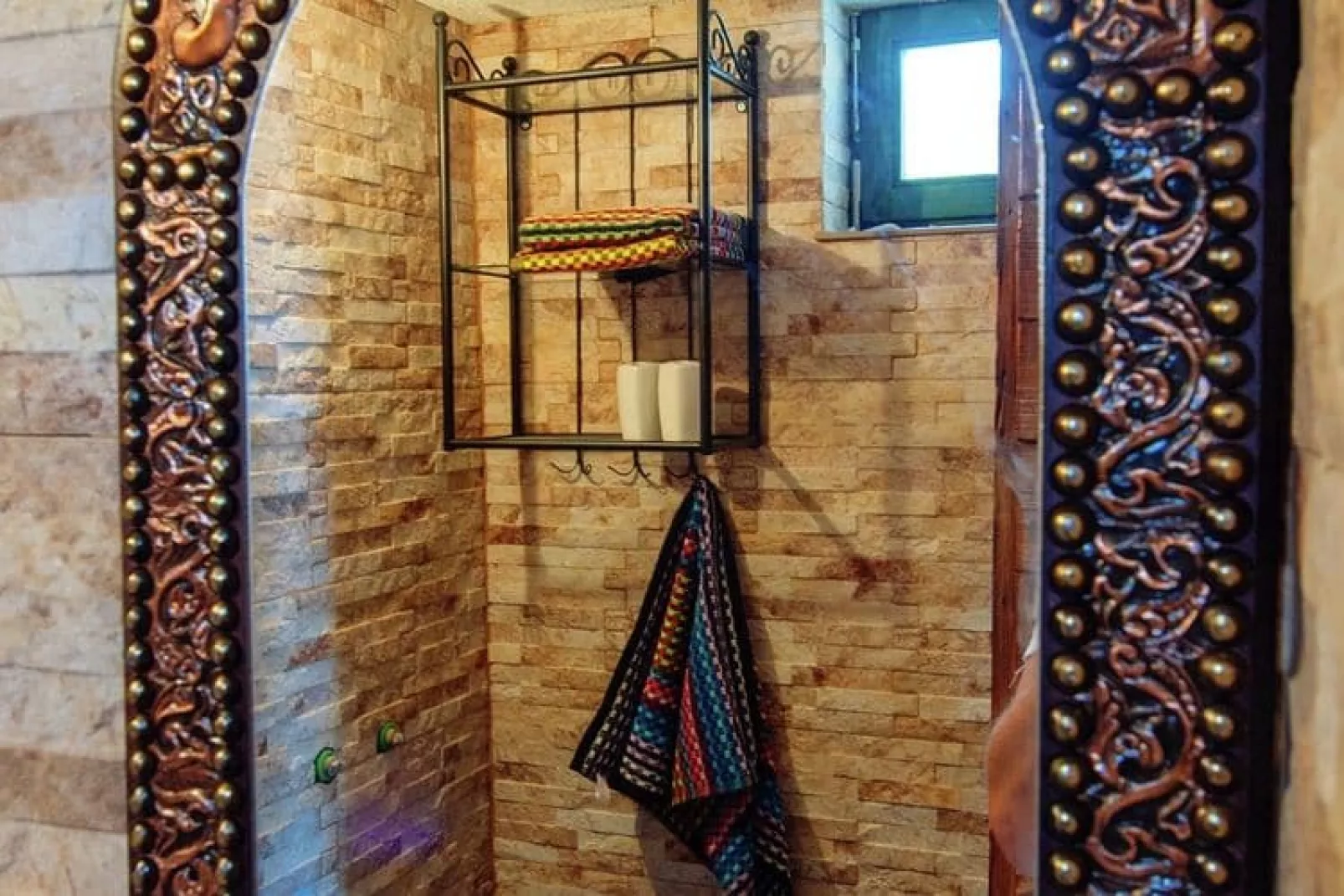 Stone house Dobroselo-Bathroom