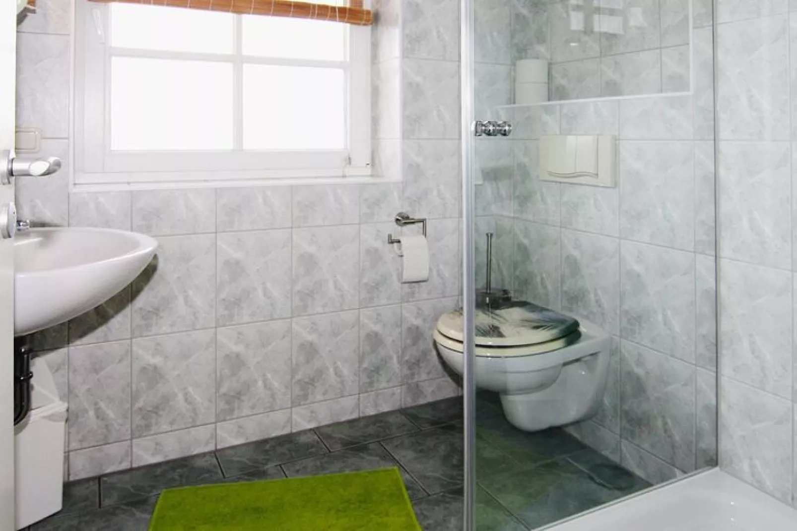 Ferienwohnung Wieck am Darß-Ferienwohnung Drews-Badezimmer