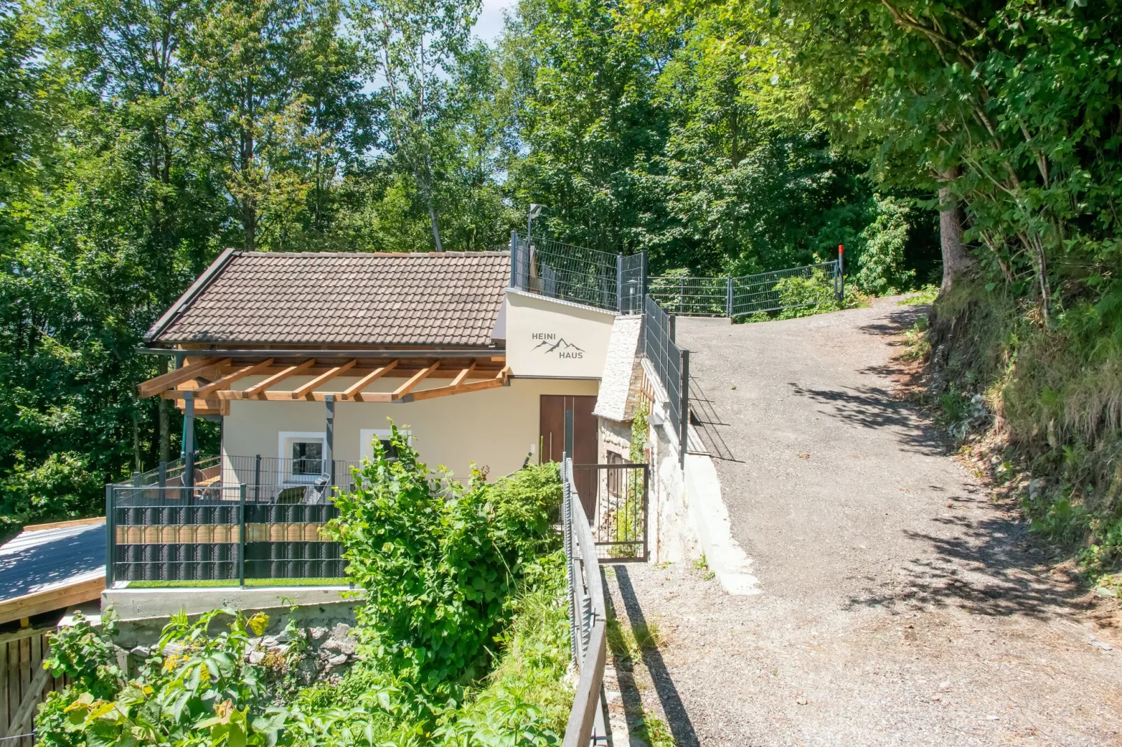Apartment Heini Haus-Außenbereich Sommer