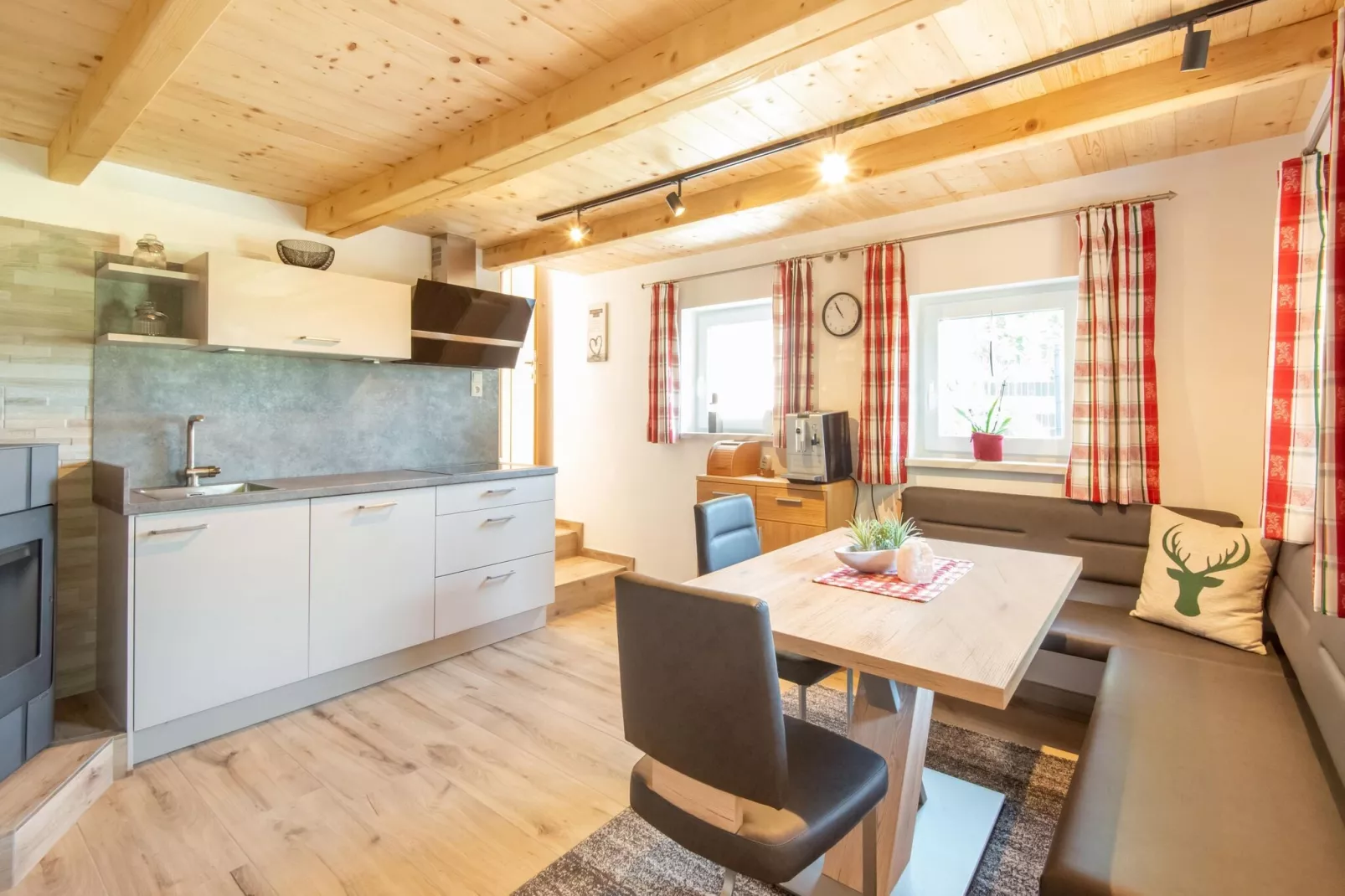 Apartment Heini Haus-Esszimmer