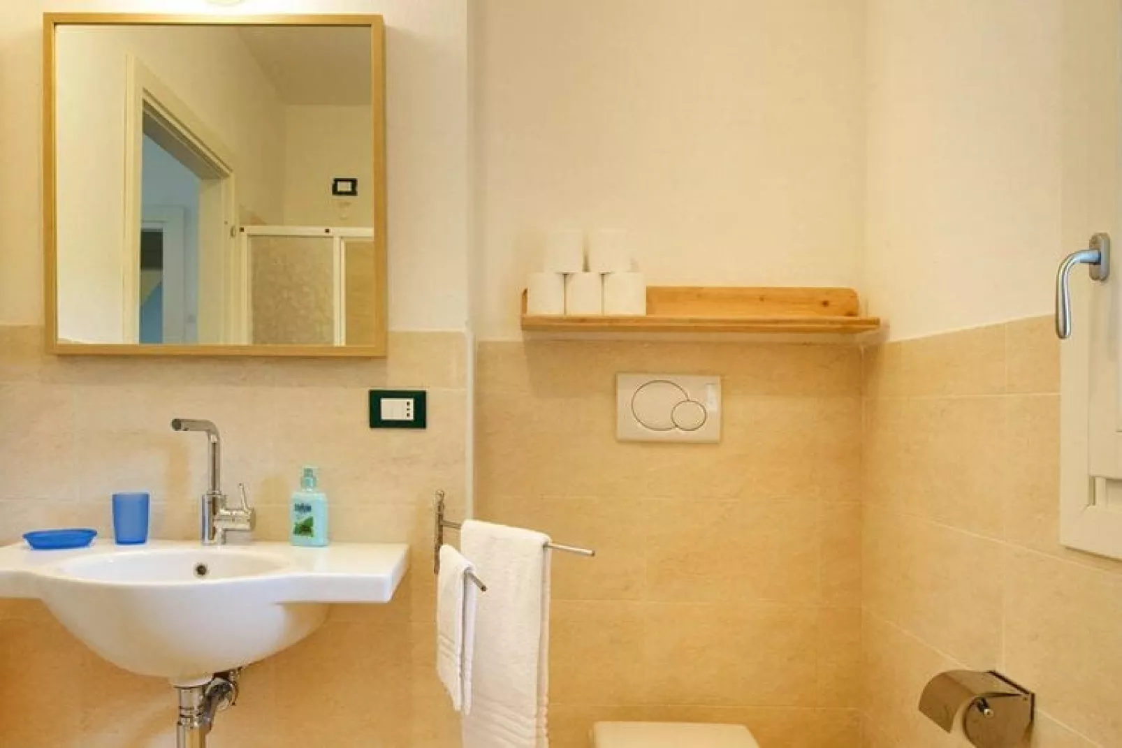 Holiday residence Ea Bianca, Baja Sardinia-Quadri 8-Bathroom