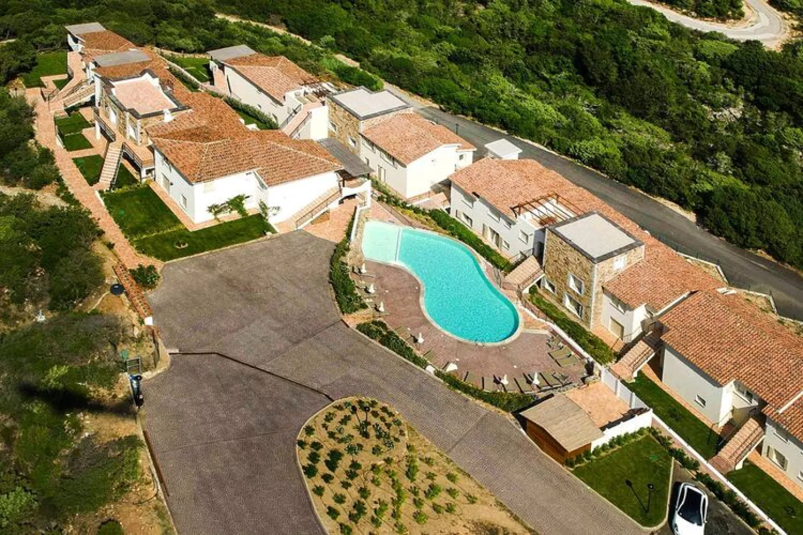 Holiday residence Ea Bianca, Baja Sardinia-Quadri 8