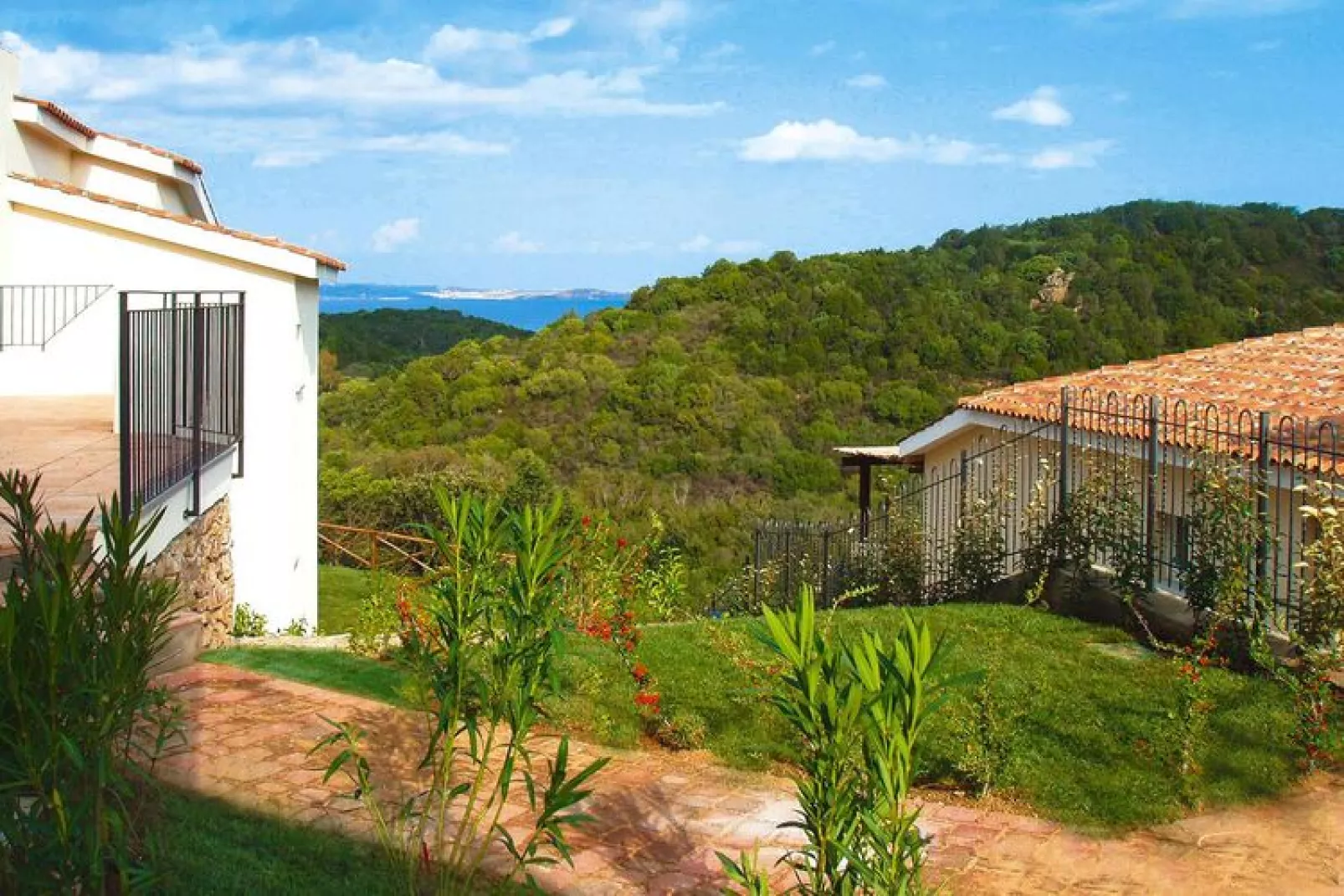 Holiday residence Ea Bianca, Baja Sardinia-Quadri 8-Gardens summer