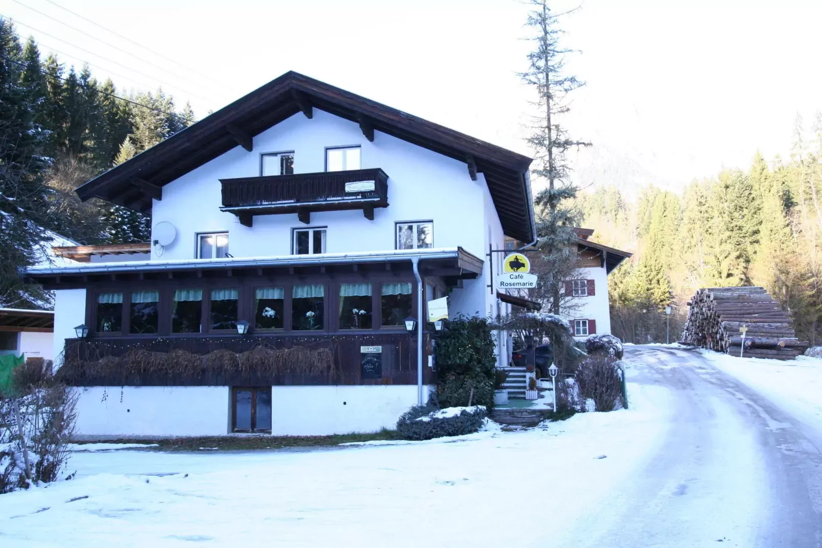 Rosemarie 2-Exterior winter