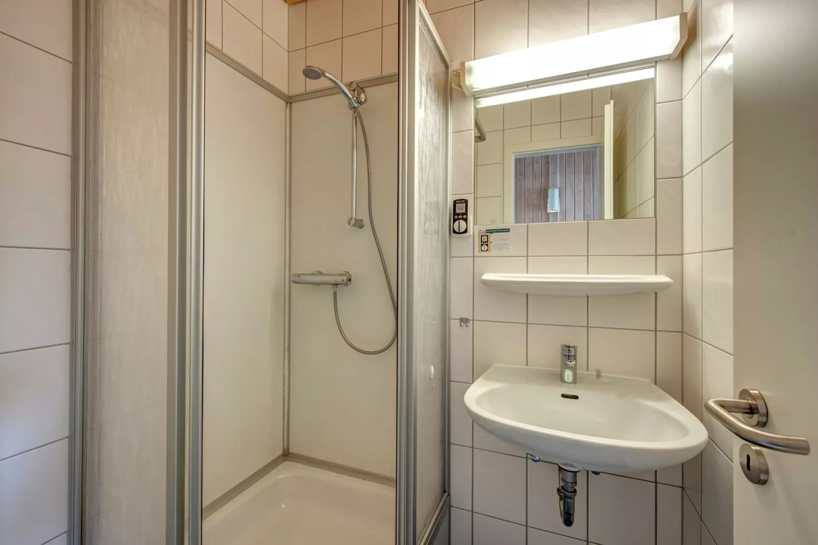 Eifelpark Kronenburger See 2-Bathroom