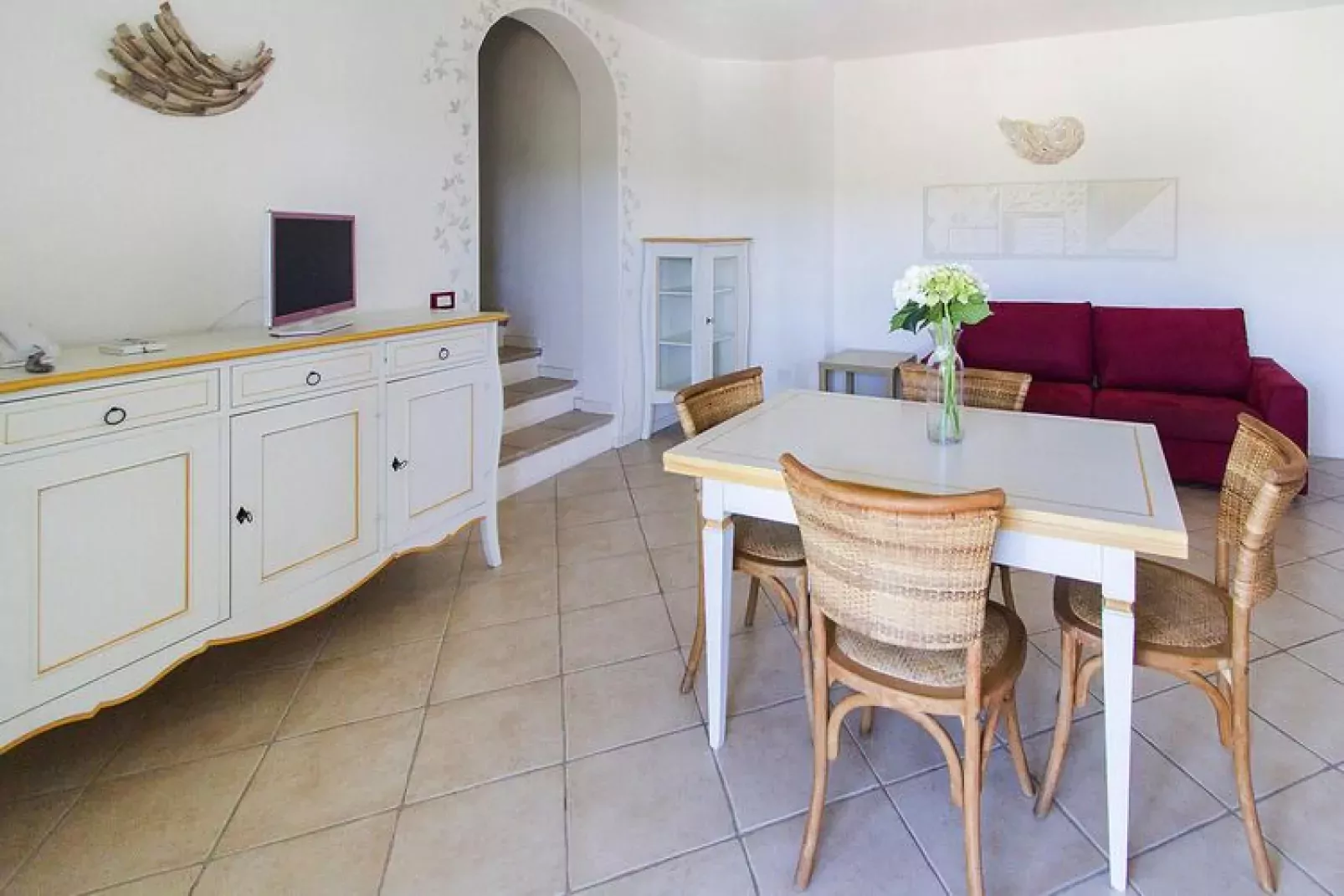 Holiday residence Ea Bianca, Baja Sardinia-Quadri 8-Living room