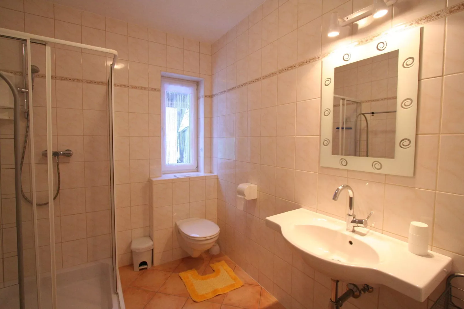 Rosemarie 2-Bathroom