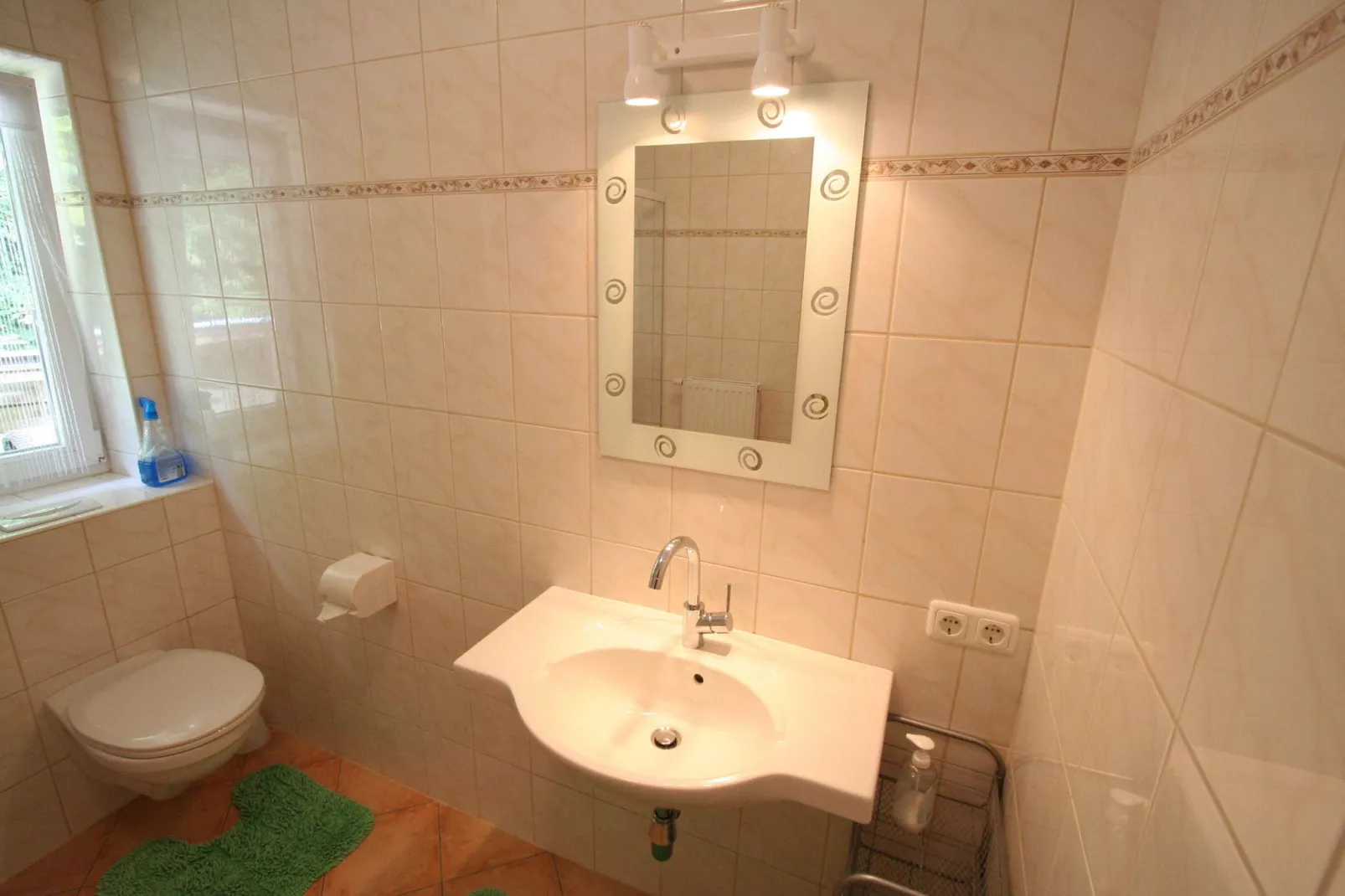 Rosemarie 2-Bathroom