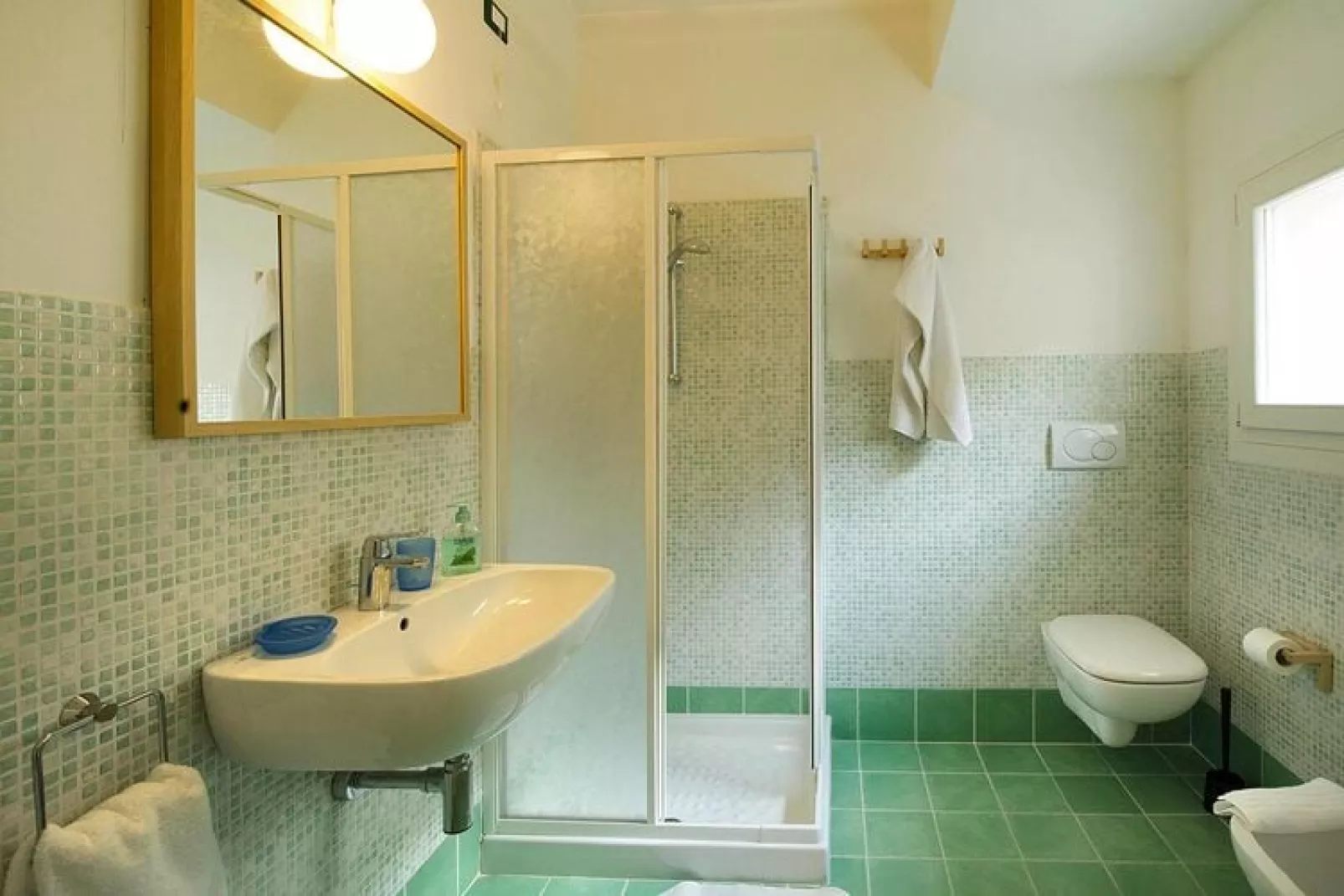 Holiday residence Ea Bianca, Baja Sardinia-Quadri 8-Bathroom