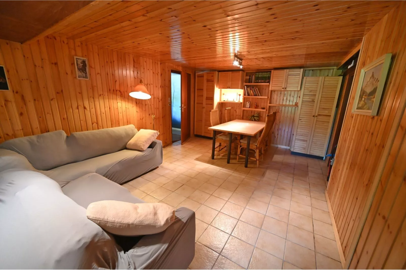 River View-Recreation room
