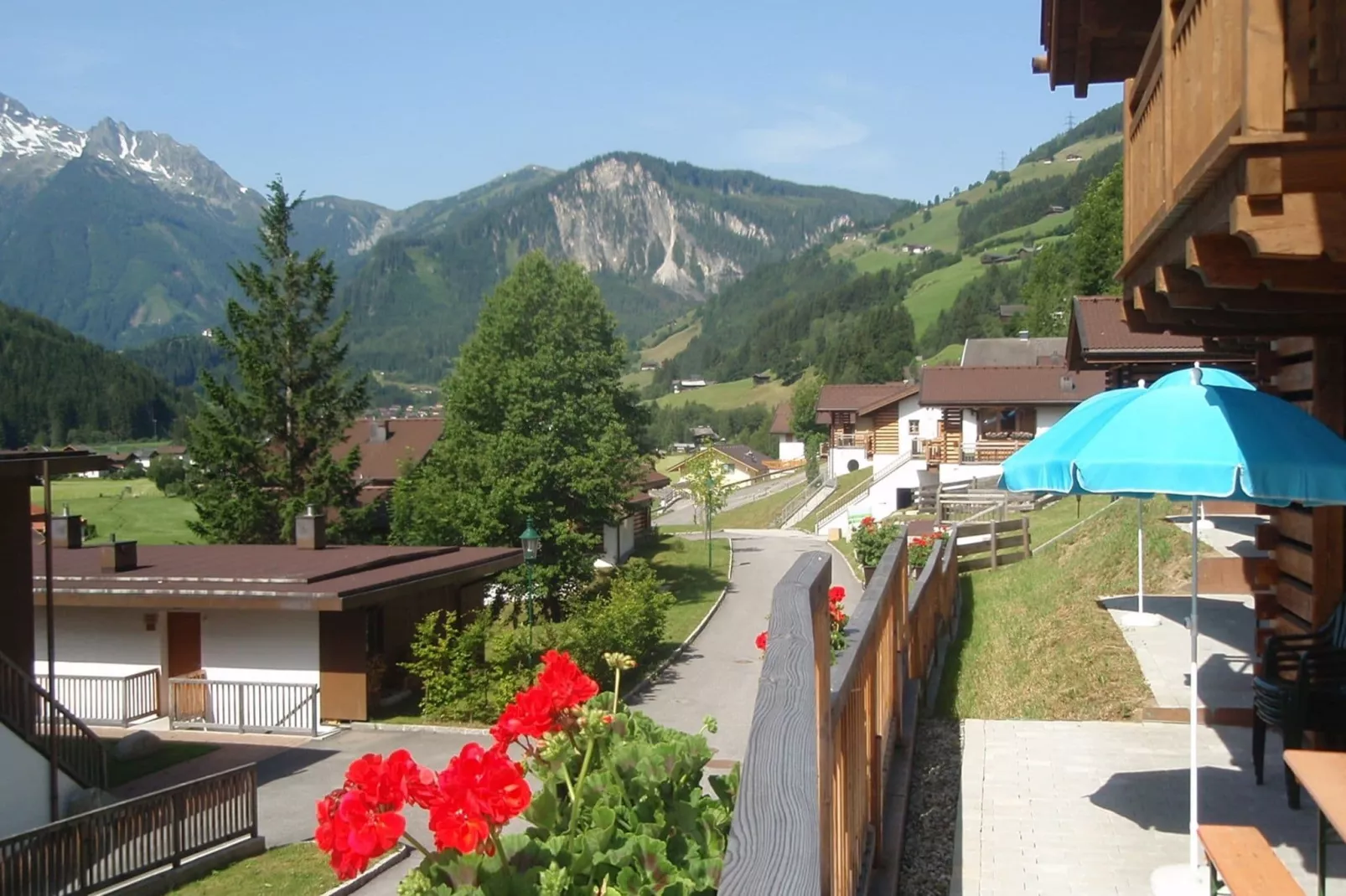 Drive in chalet-Aussicht Sommer
