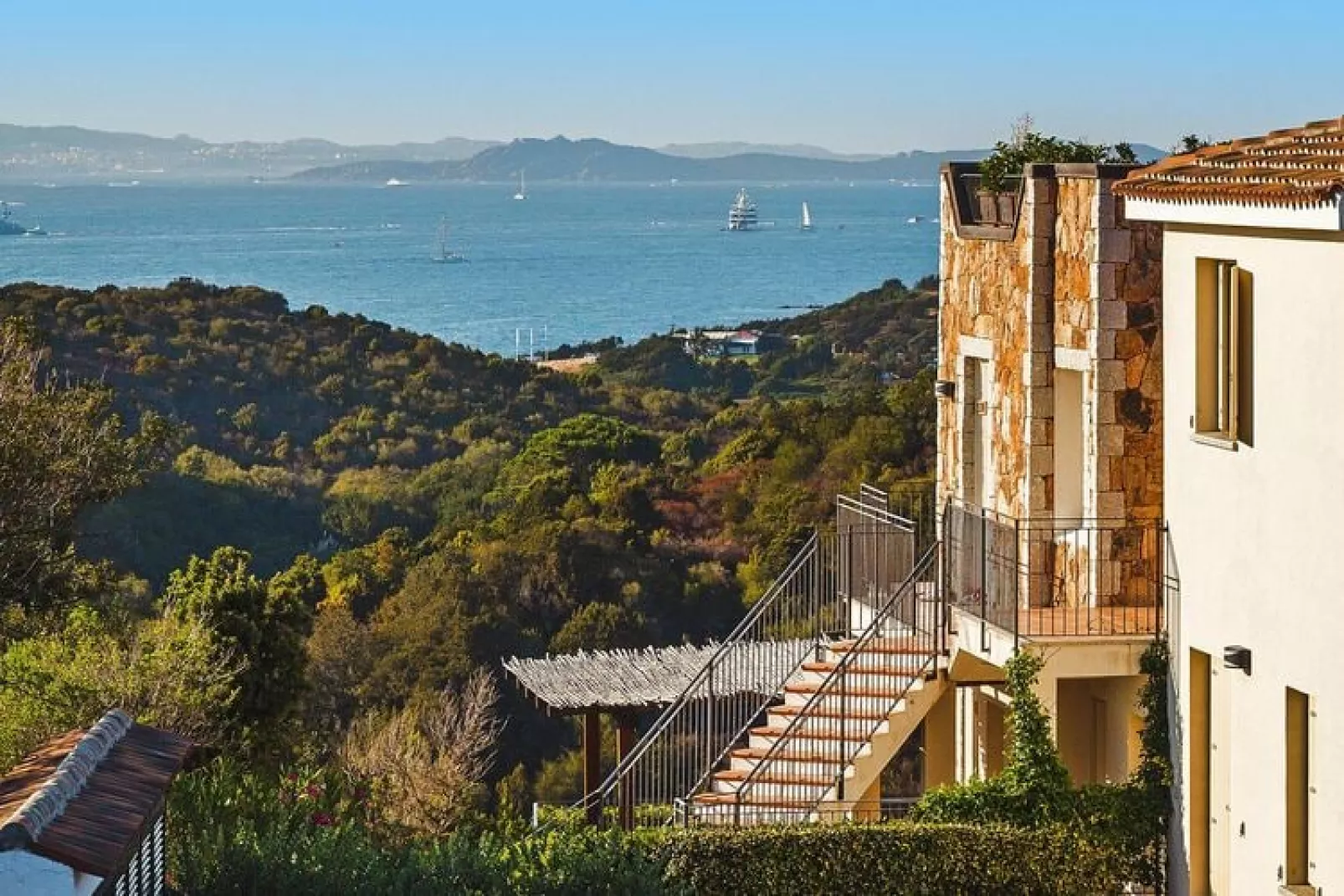 Holiday residence Ea Bianca, Baja Sardinia-Quadri 8-Exterior summer